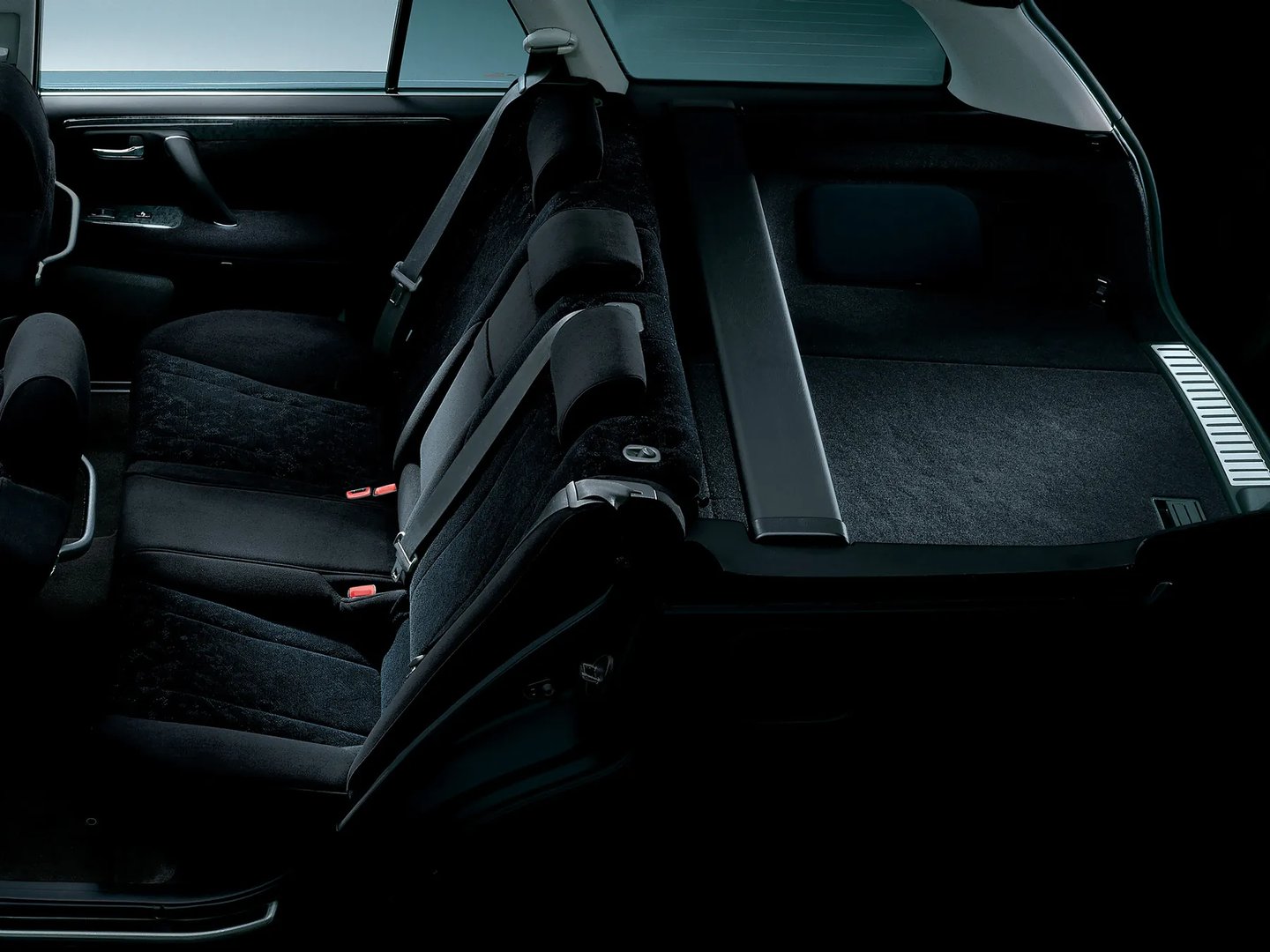 Toyota_Crown_11_generation__Estate_5-door__12.jpg