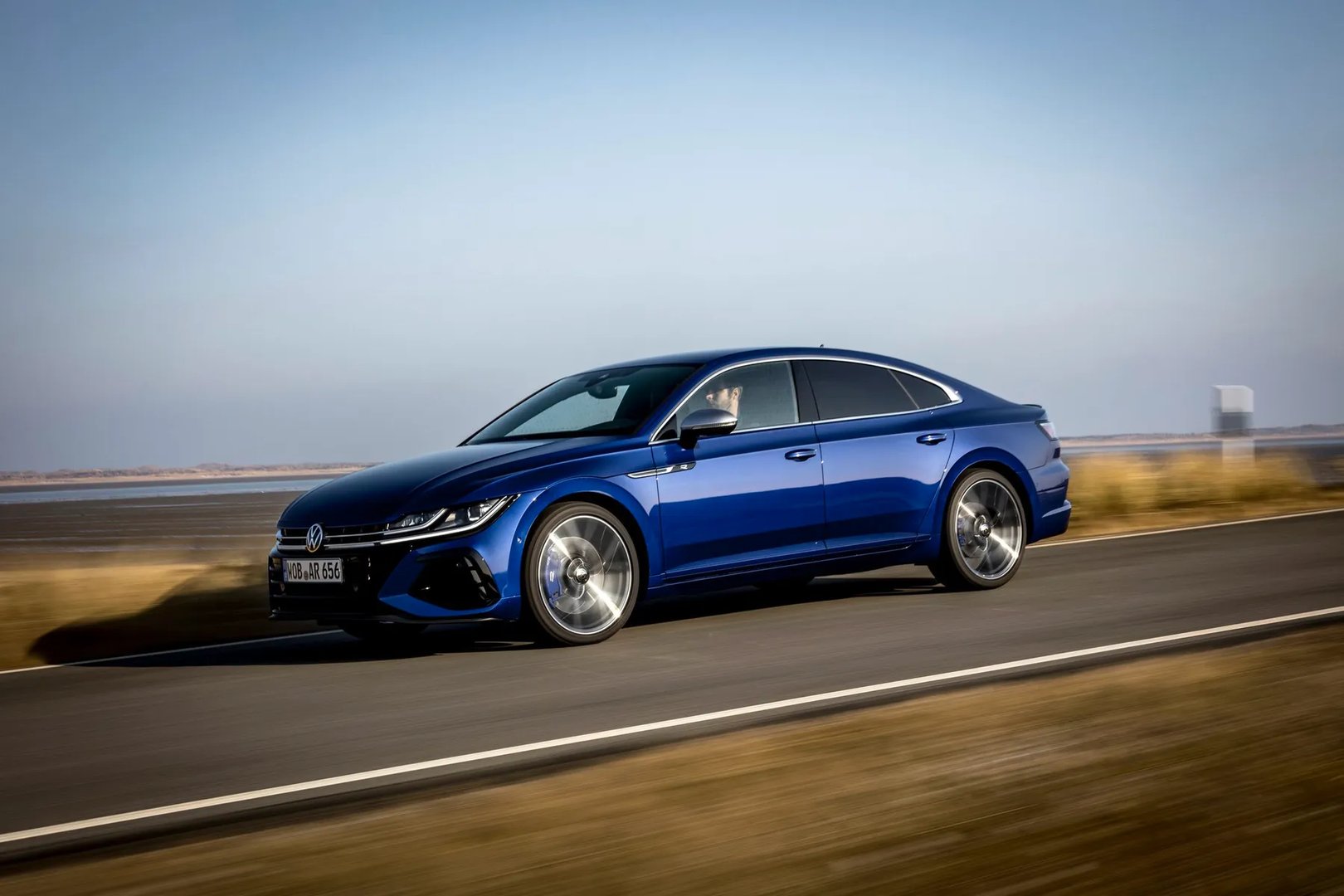Volkswagen_Arteon_R_1_generation_restyling__Liftback__11.jpg