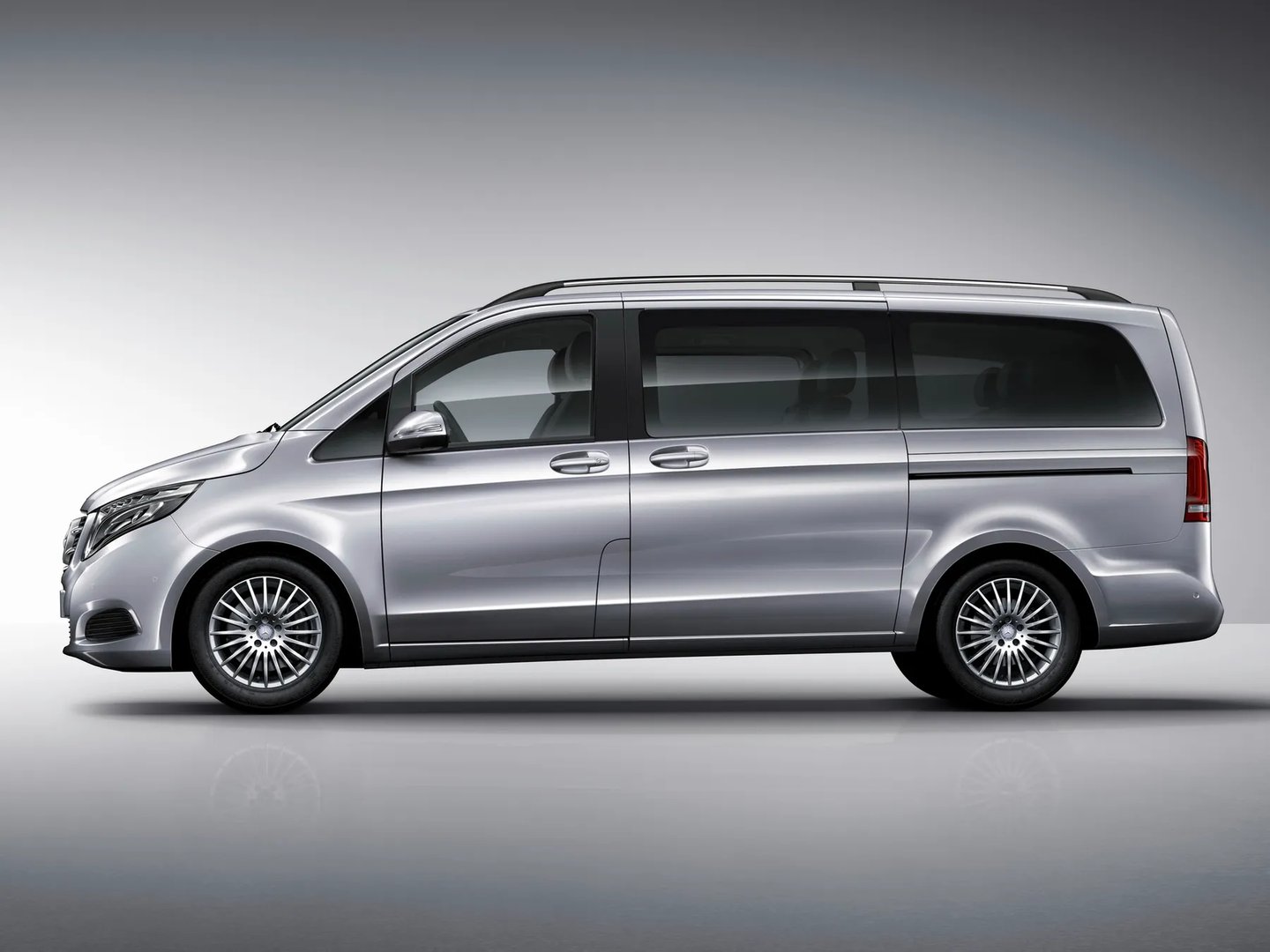 Mercedes_V-Class_3_generation__Minivan_Short__3.jpg