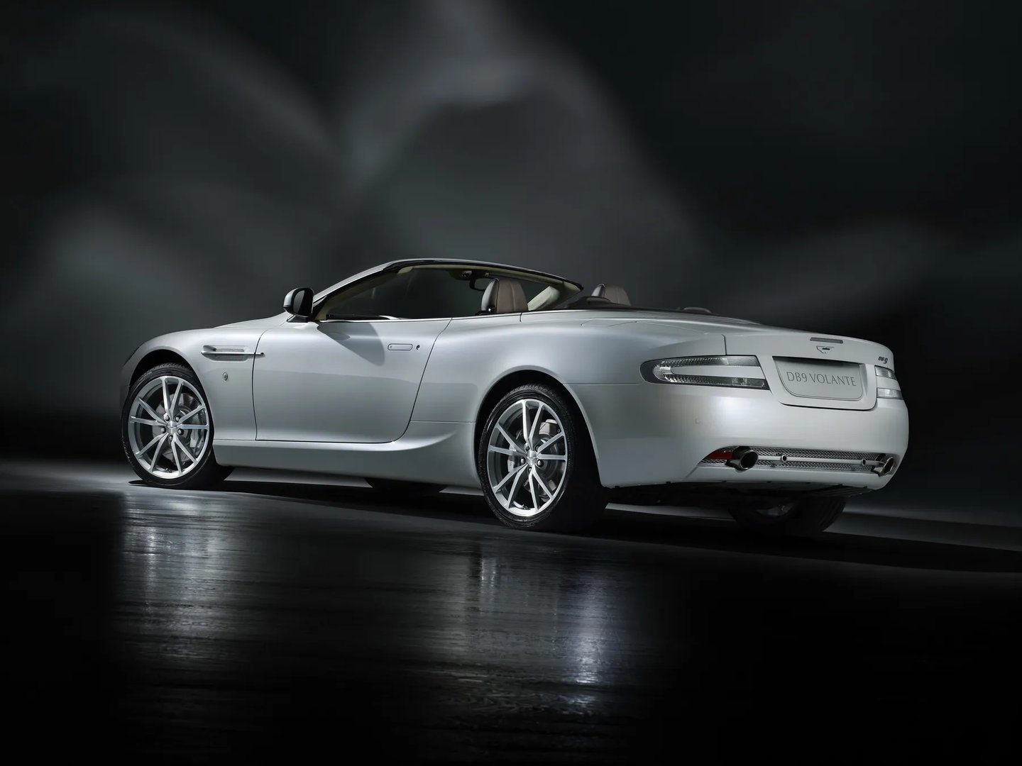 Aston Martin_DB9_1_generation_restyling__Cabrio__9.jpg