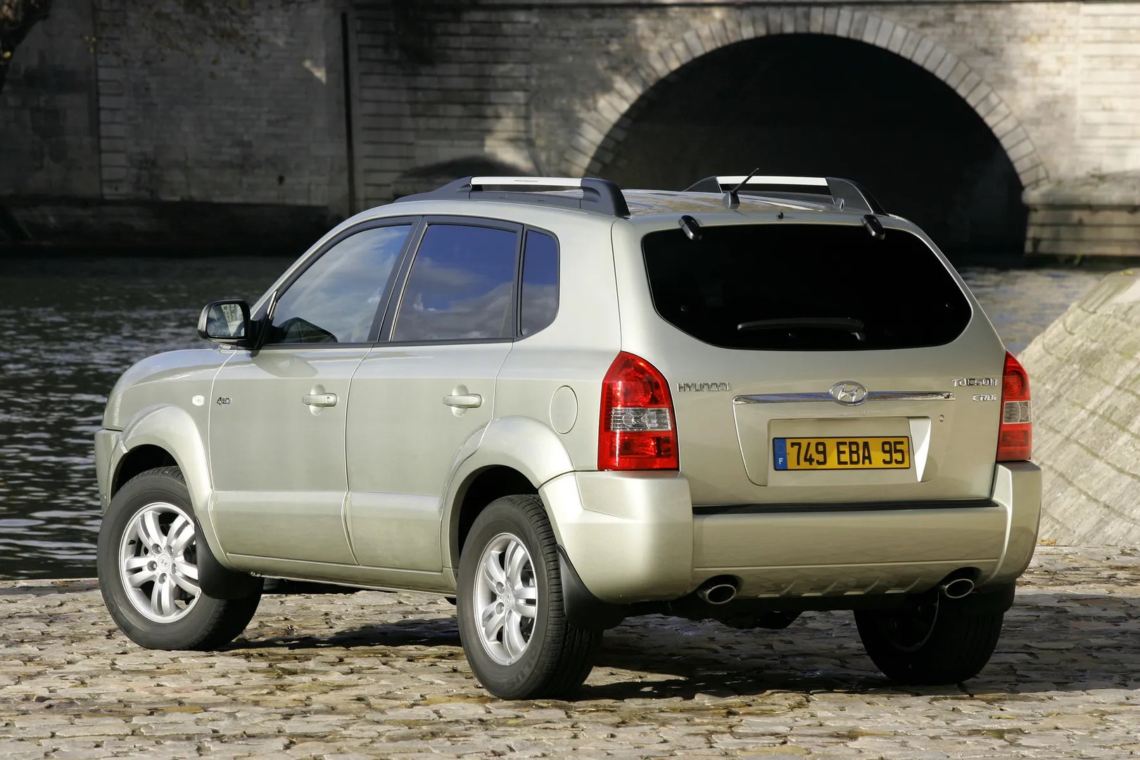 Hyundai_ix35_1_generation__SUV_5-doors__9.jpg