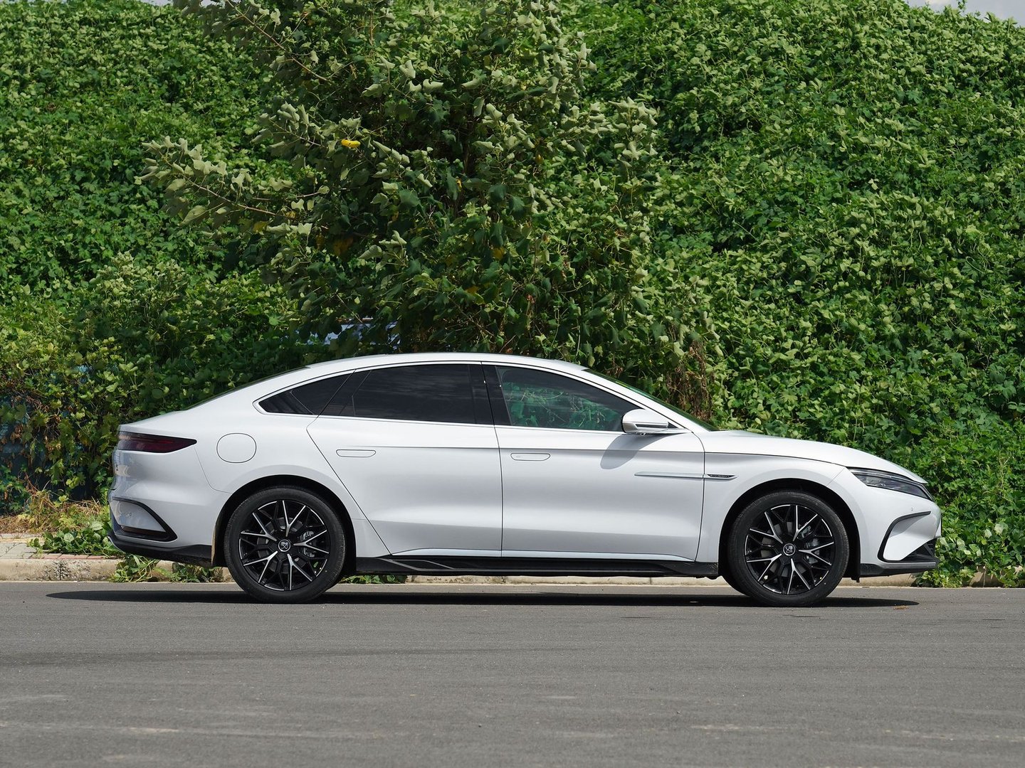 byd_Han_1_generation_restyling_2__Sedan__19.jpg