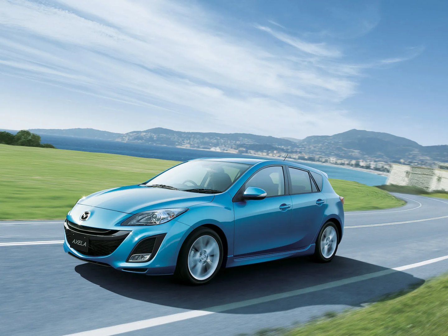 Mazda_Axela_2_generation__Hatchback_5-door__4.jpg