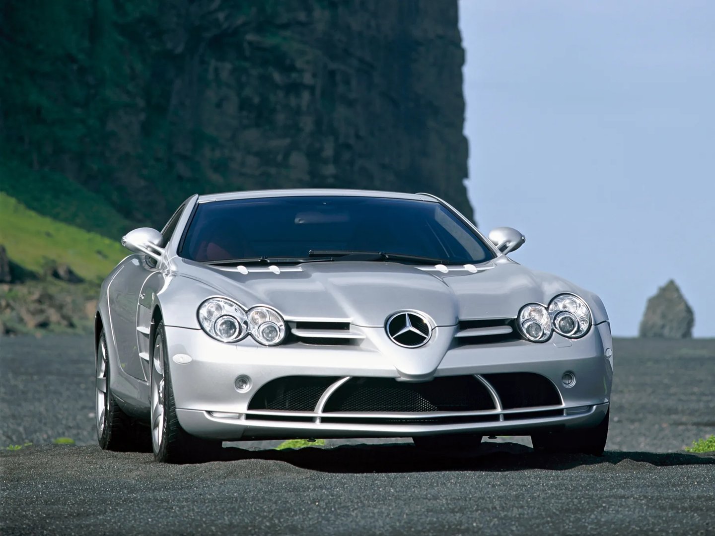 Mercedes_SLR_McLaren_1_generation__Coupe__8.jpg