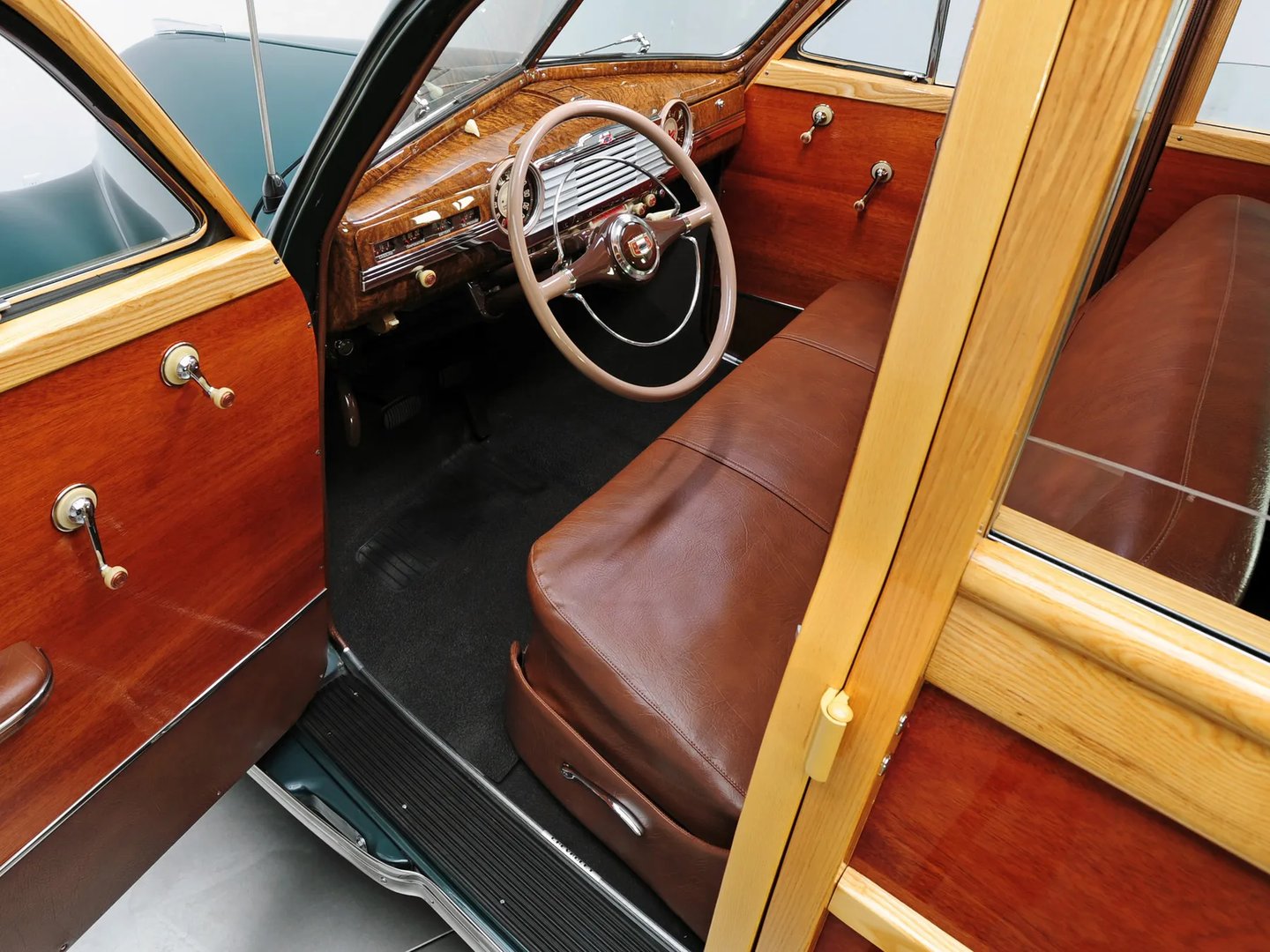 Chevrolet_Fleetmaster_1_generation__Estate_5-door__13.jpg
