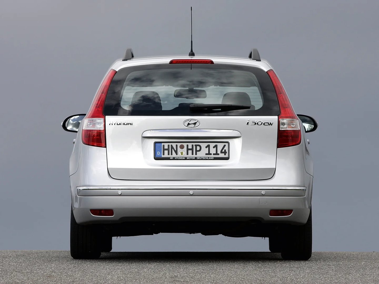 Hyundai_i30_1_generation__Estate_5-door__4.jpg