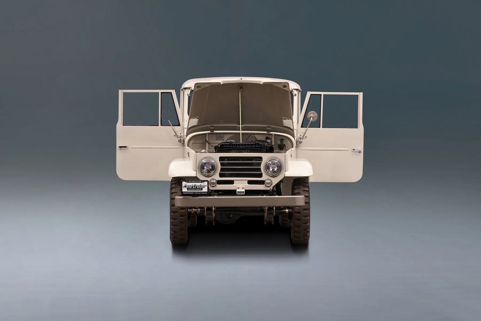 Toyota_LC_4_generation__Pickup_single-cab__9.jpg