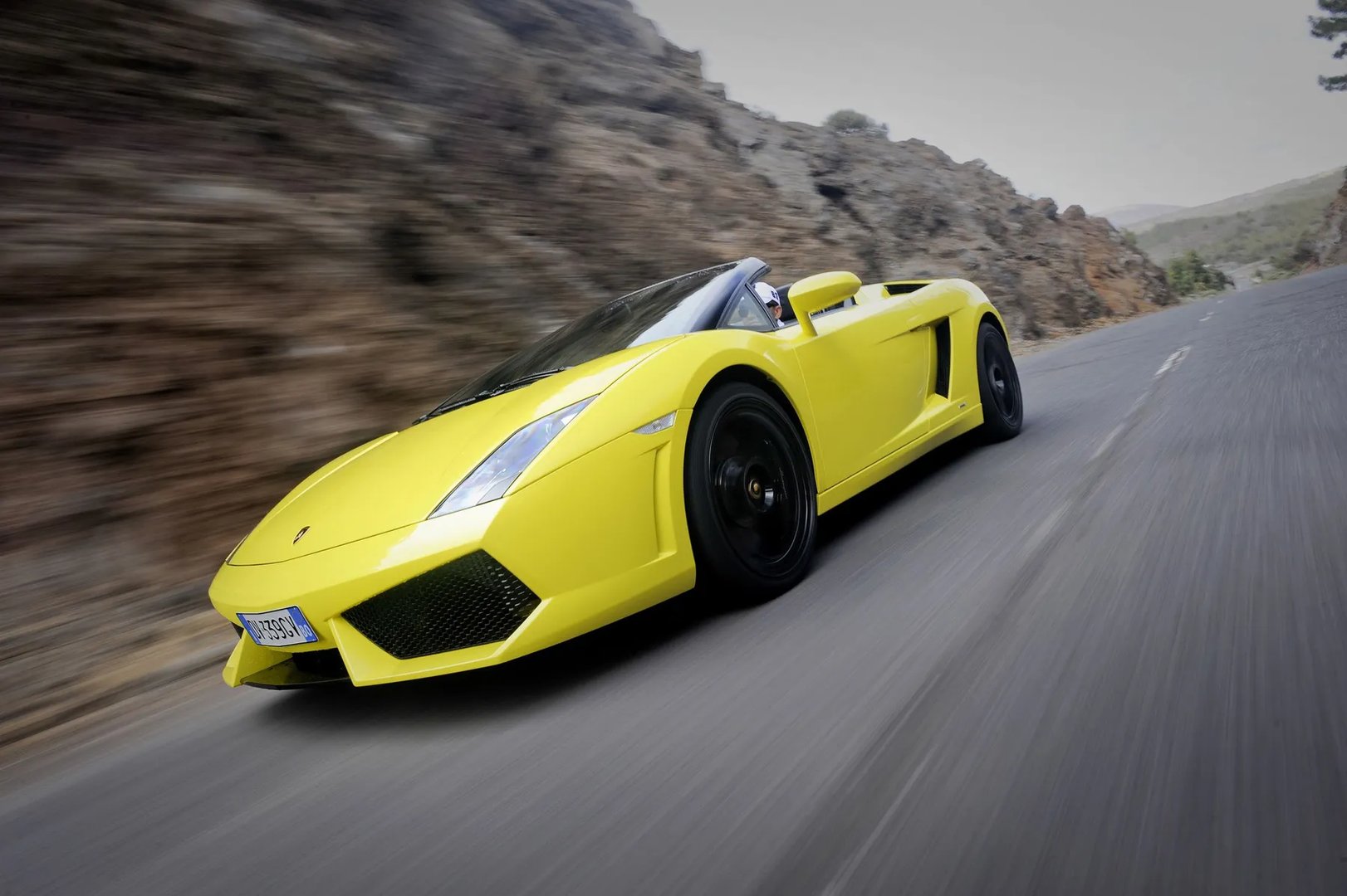 Lamborghini_Gallardo_1_generation_restyling__Roadster__2.jpg