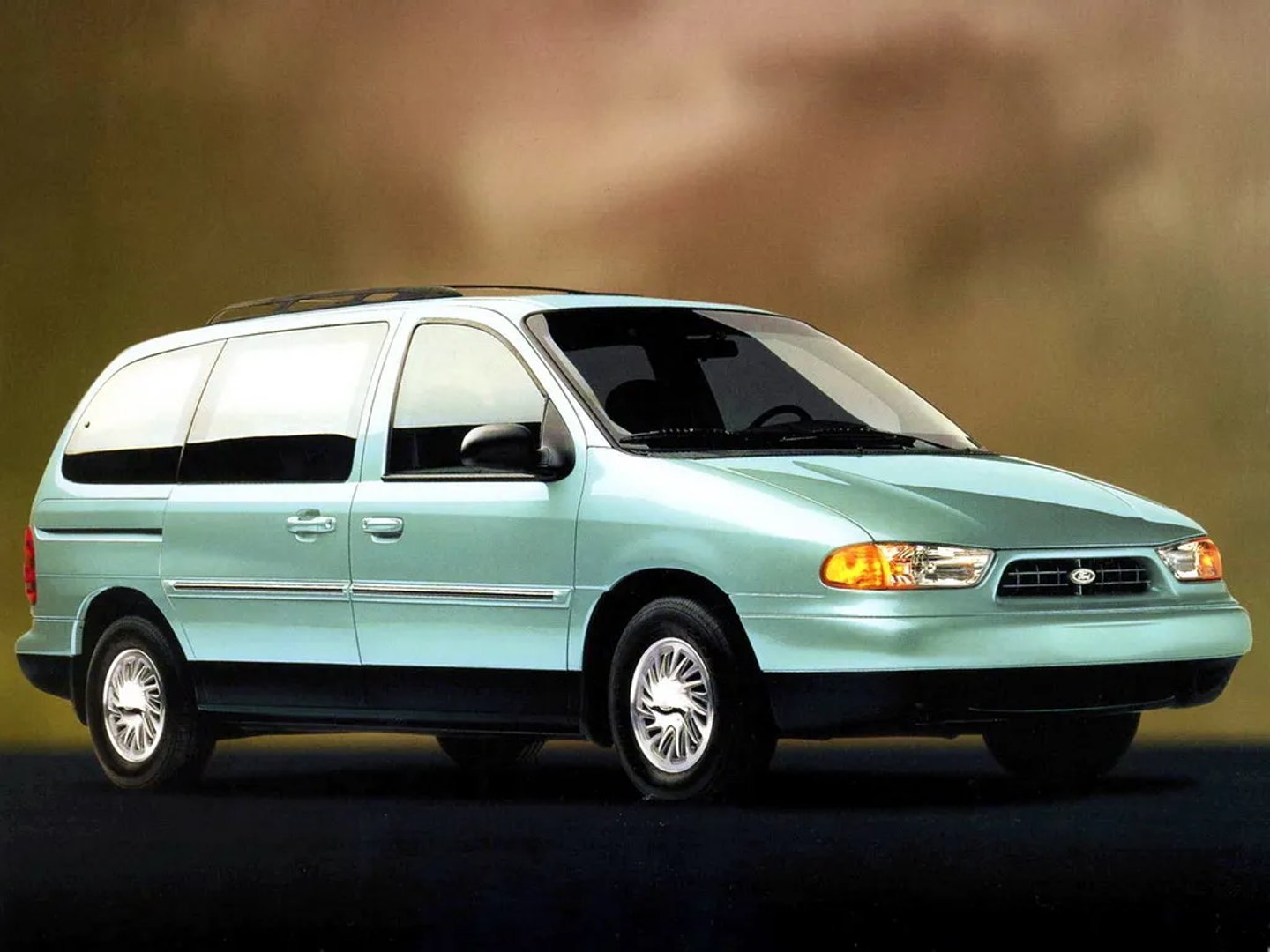 Ford_Windstar_1_generation__Minivan__5.jpg