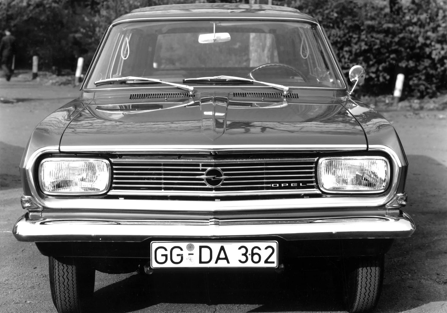 Opel_Rekord_2_generation__Estate_3-door__6.jpg