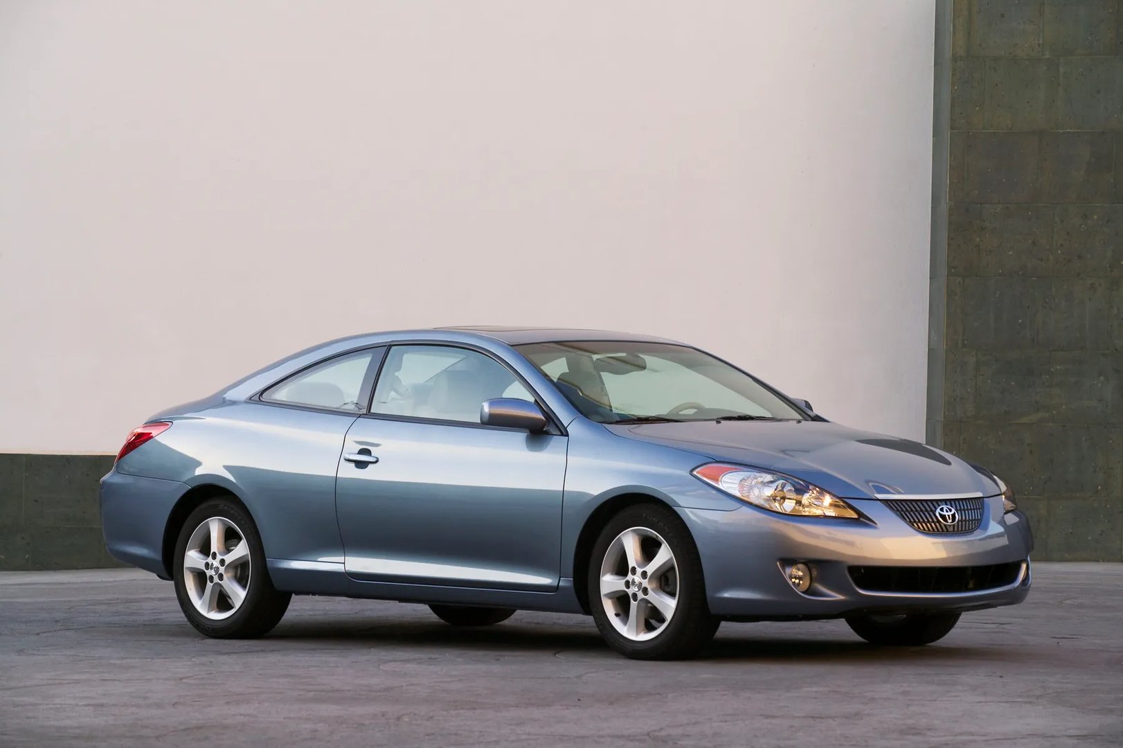 Toyota_Camry_Solara_2_generation__Coupe__6.jpg