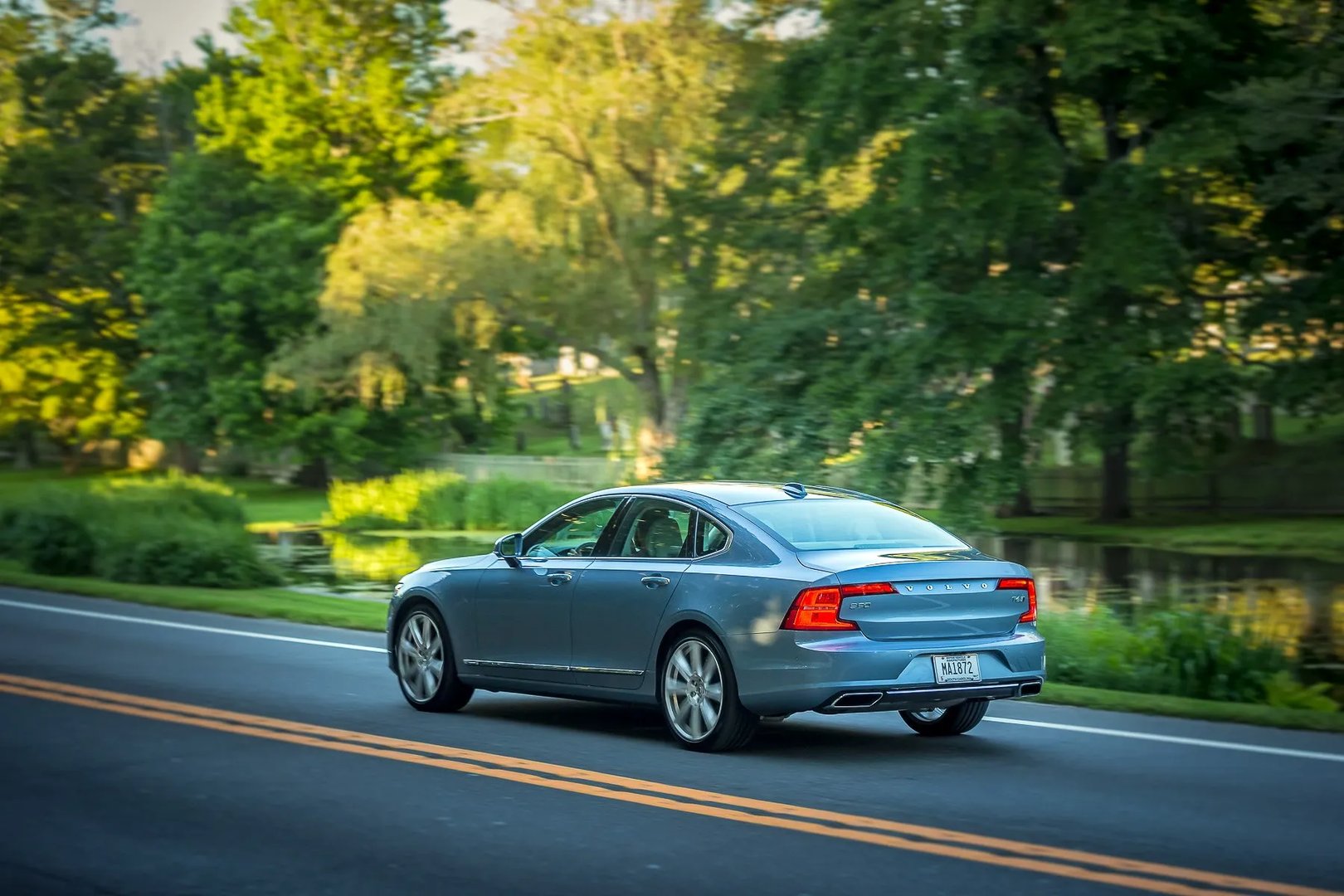 Volvo_S90_2_generation__Sedan__11.jpg