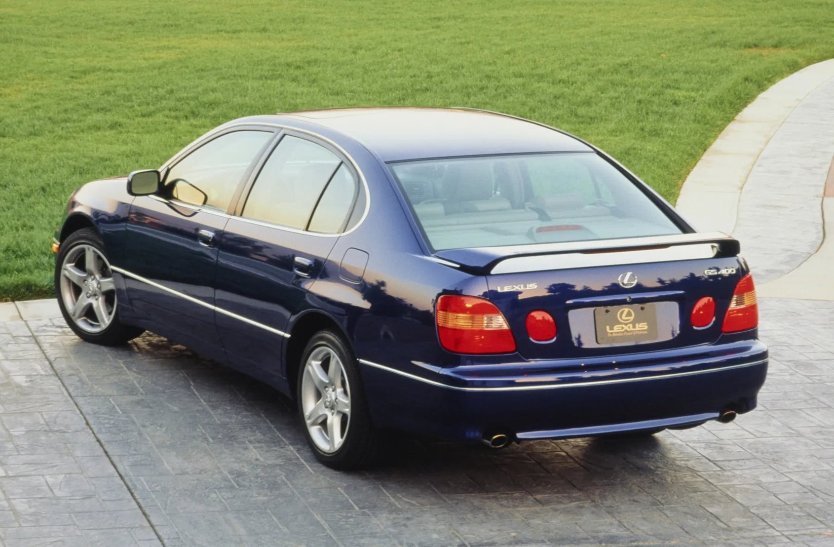 Lexus_GS_2_generation__Sedan__4.jpg