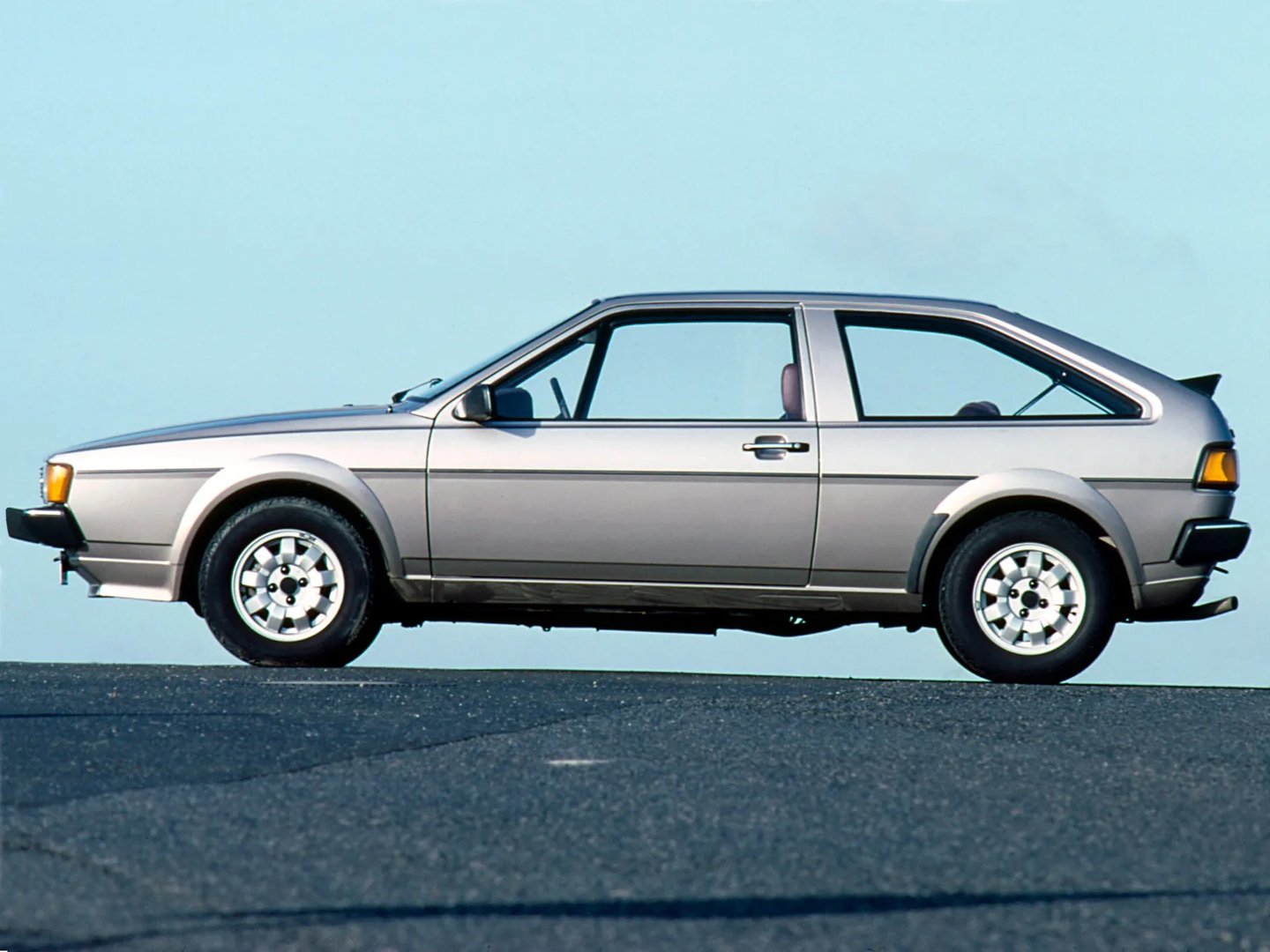Volkswagen_Scirocco_2_generation__Hatchback_3-door__5.jpg