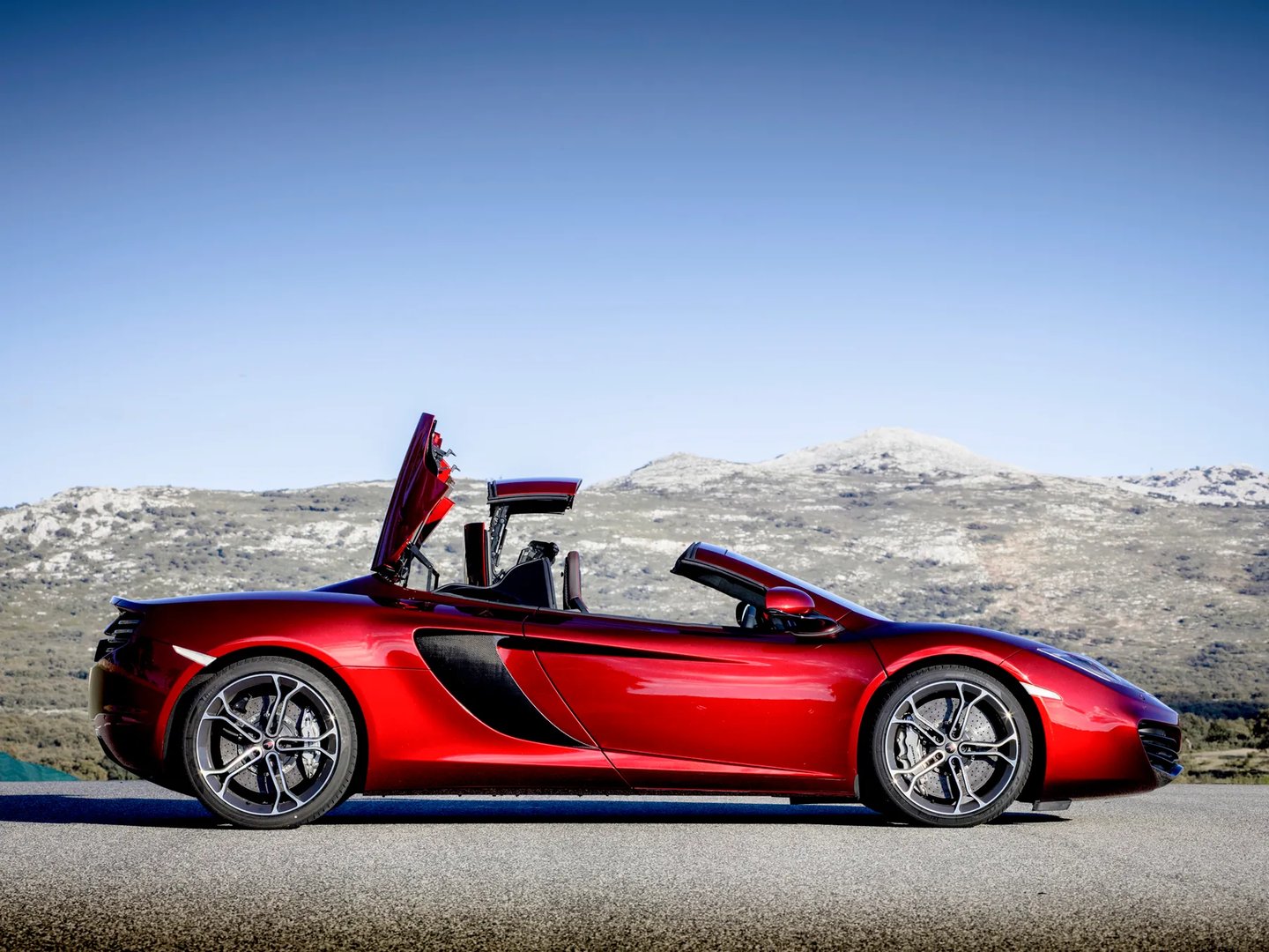 McLaren_MP4-12C_1_generation__Roadster__3.jpg
