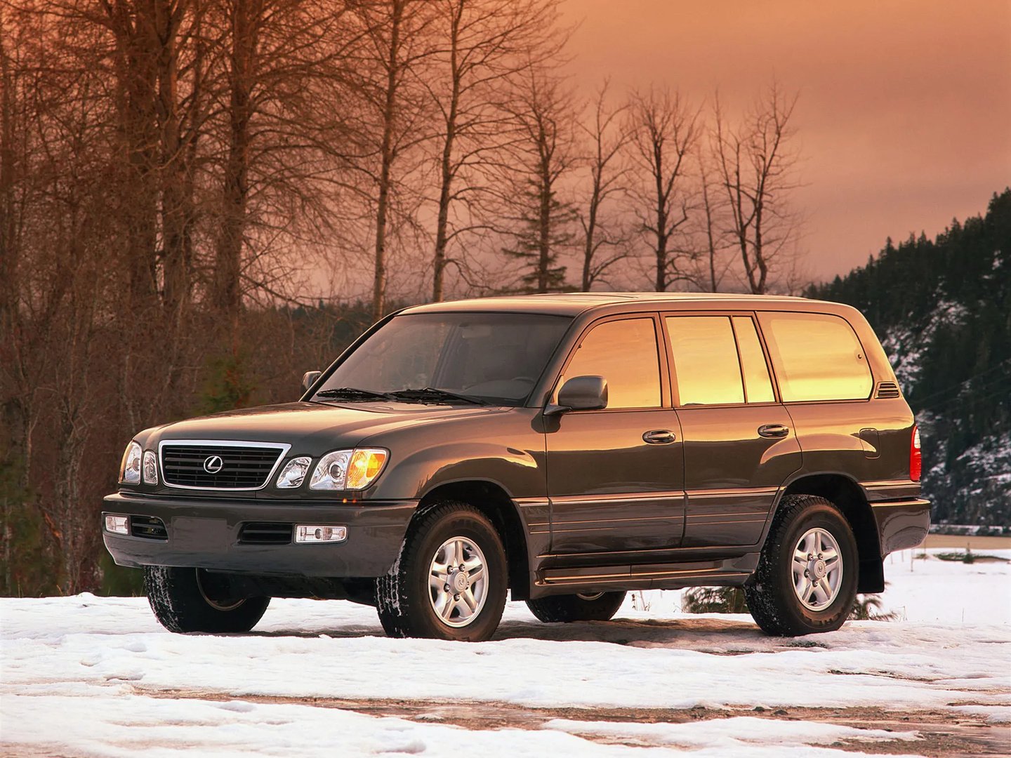 Lexus_LX_2_generation__SUV_5-doors__5.jpg