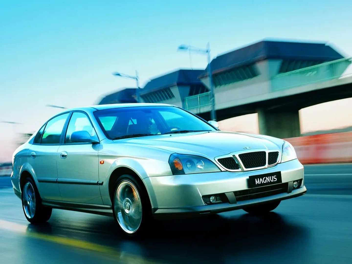 Daewoo_Magnus_1_generation__Sedan__3.jpg
