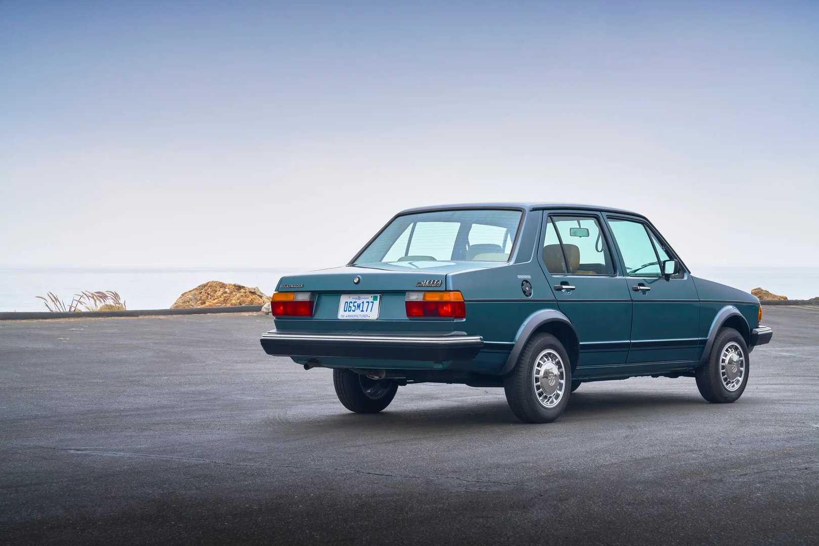 Volkswagen_Jetta_1_generation__Sedan__2.jpg
