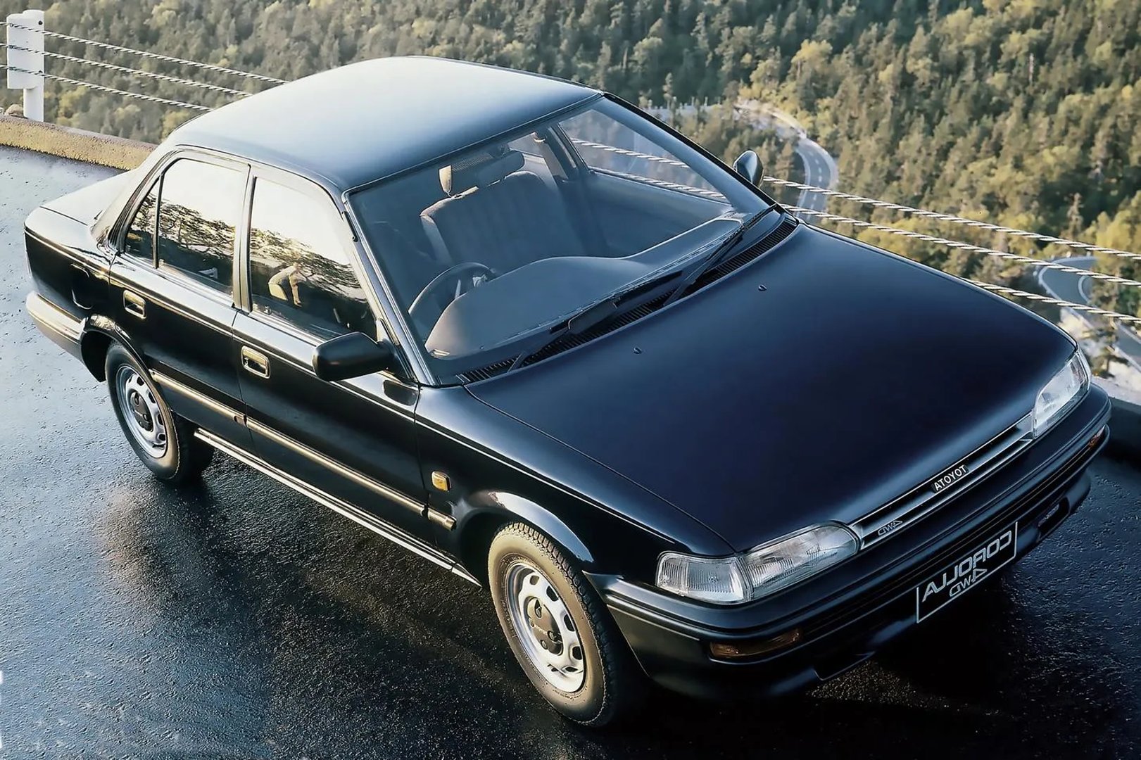 Toyota_Corolla_6_generation__Sedan__2.jpg
