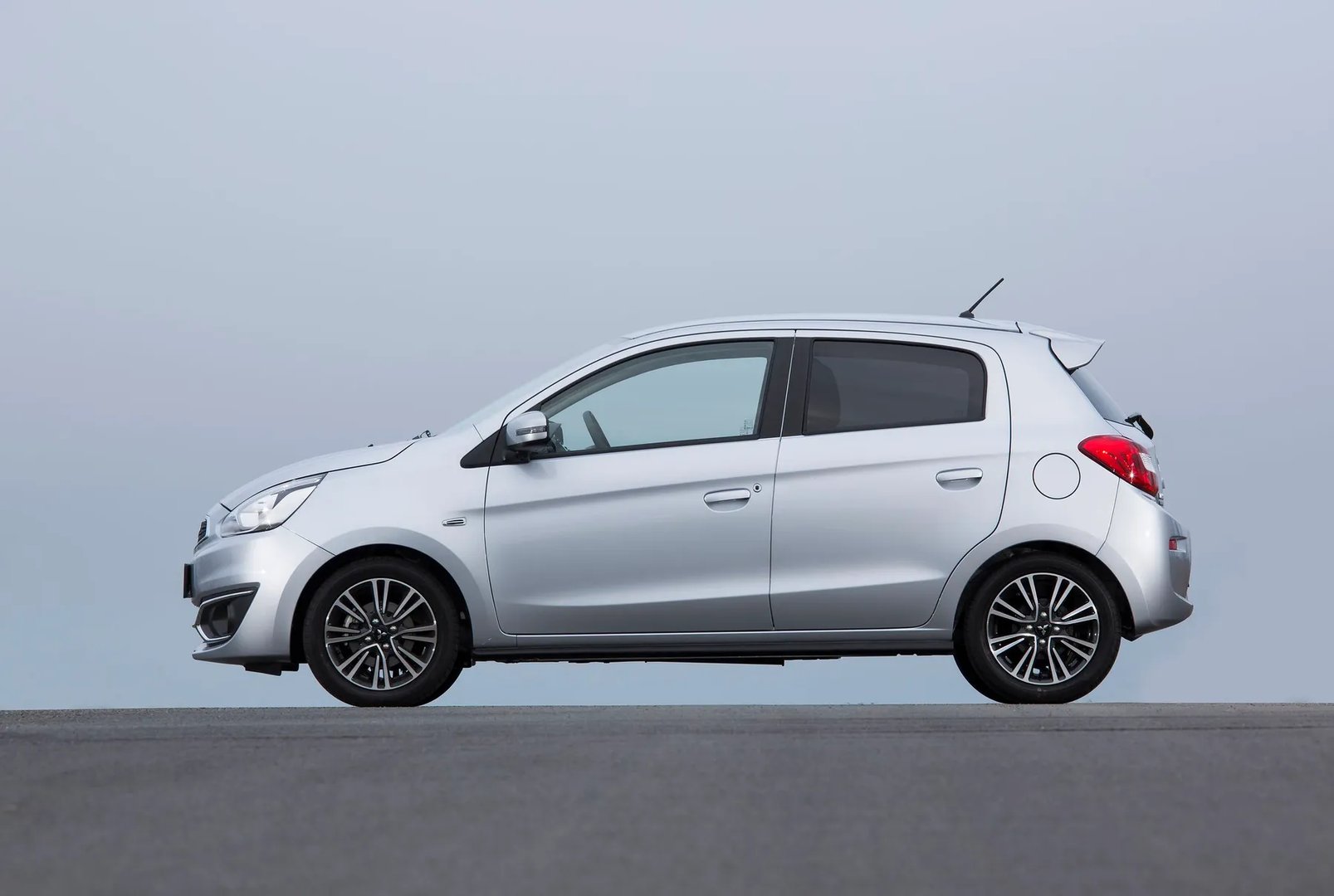 Mitsubishi_Space_Star_2_generation_restyling__Hatchback_5-door__5.jpg