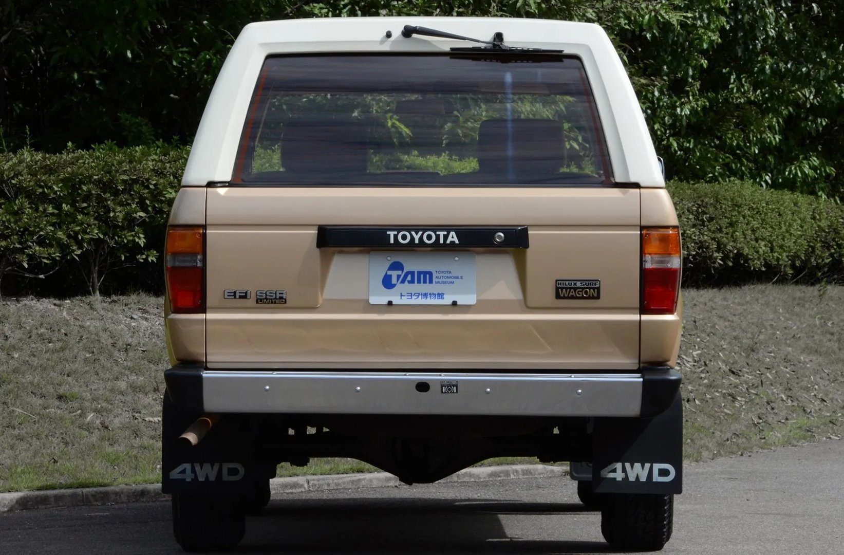 Toyota_Hilux_Surf_1_generation__SUV_3-doors__2.jpg