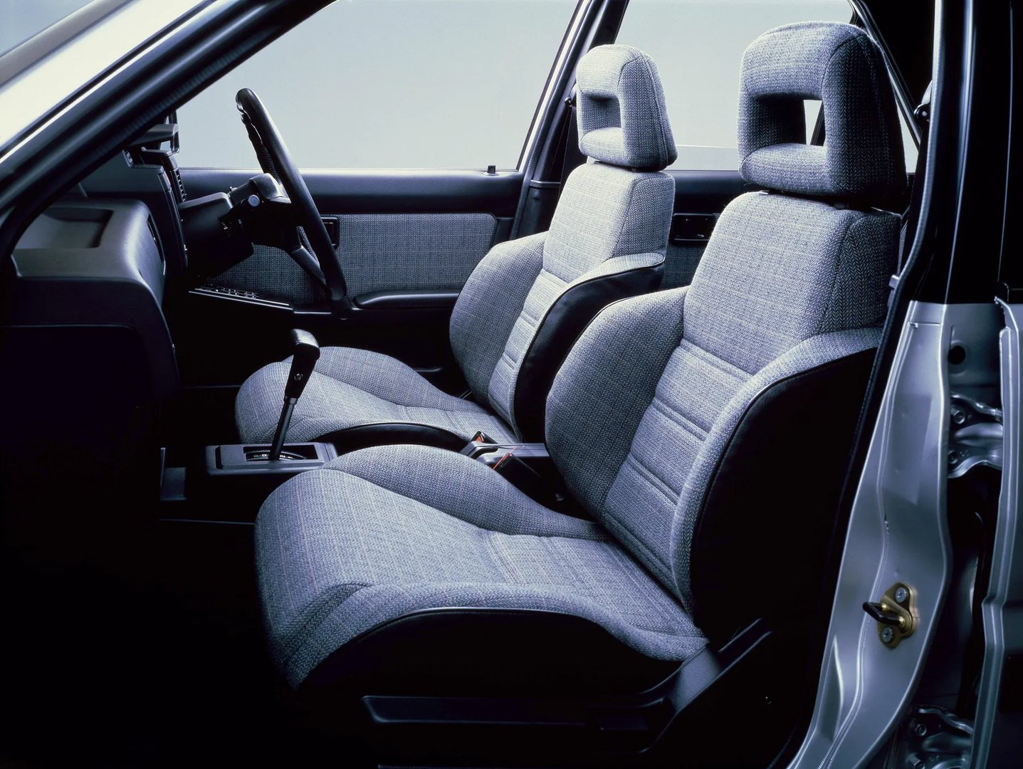 Nissan_Langley_3_generation__Sedan__6.jpg