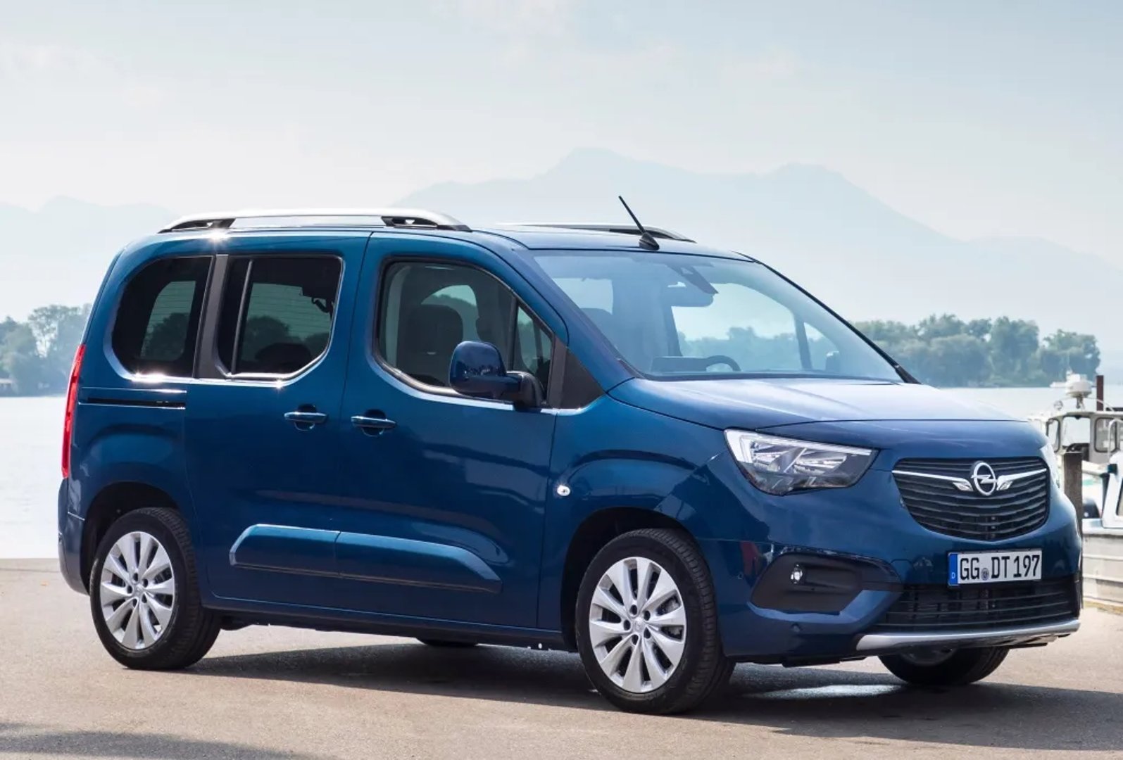 Opel_Combo_5_generation__Compact_Van__7.jpg