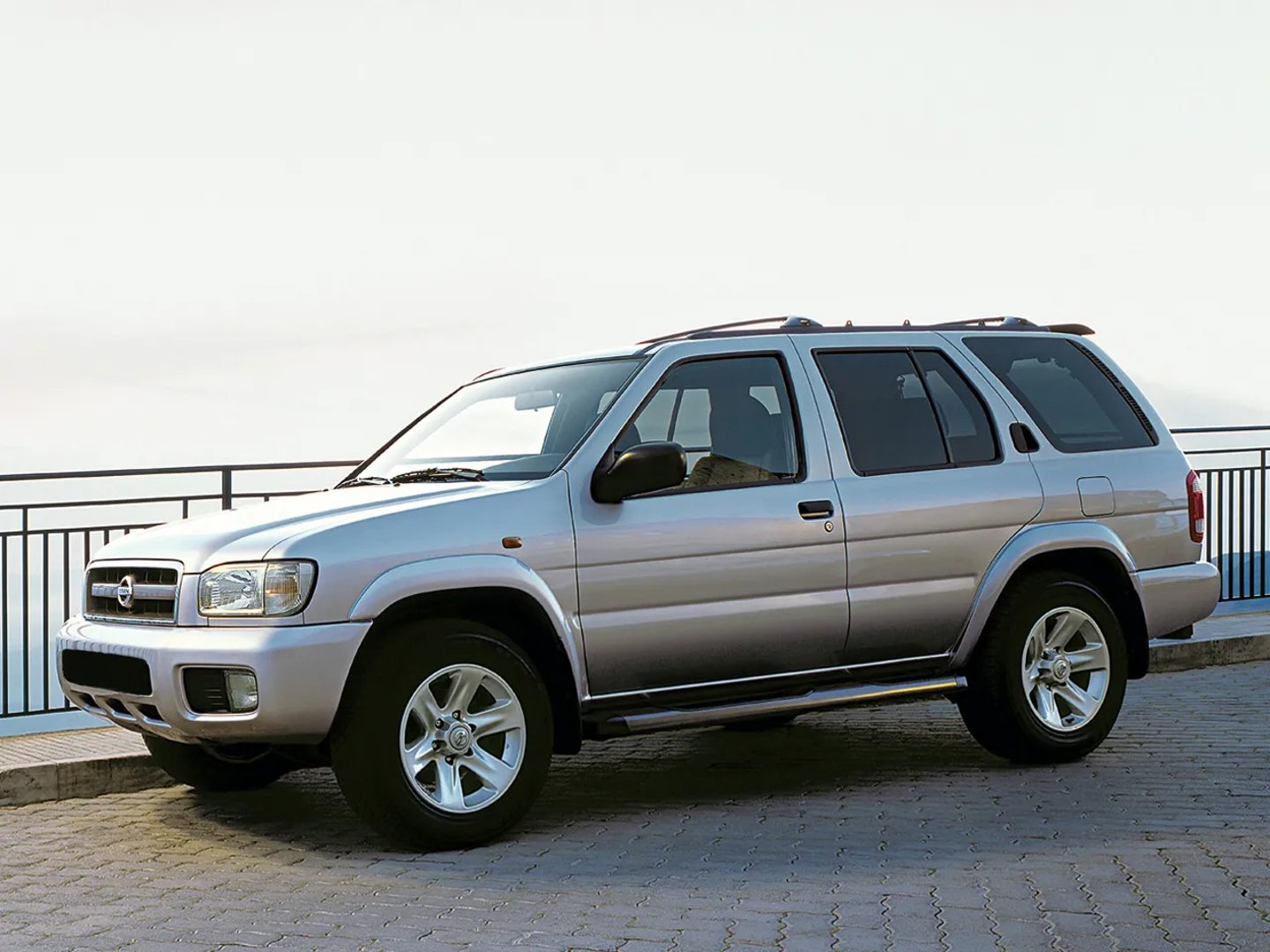 Nissan_Pathfinder_2_generation__SUV_5-doors__10.jpg