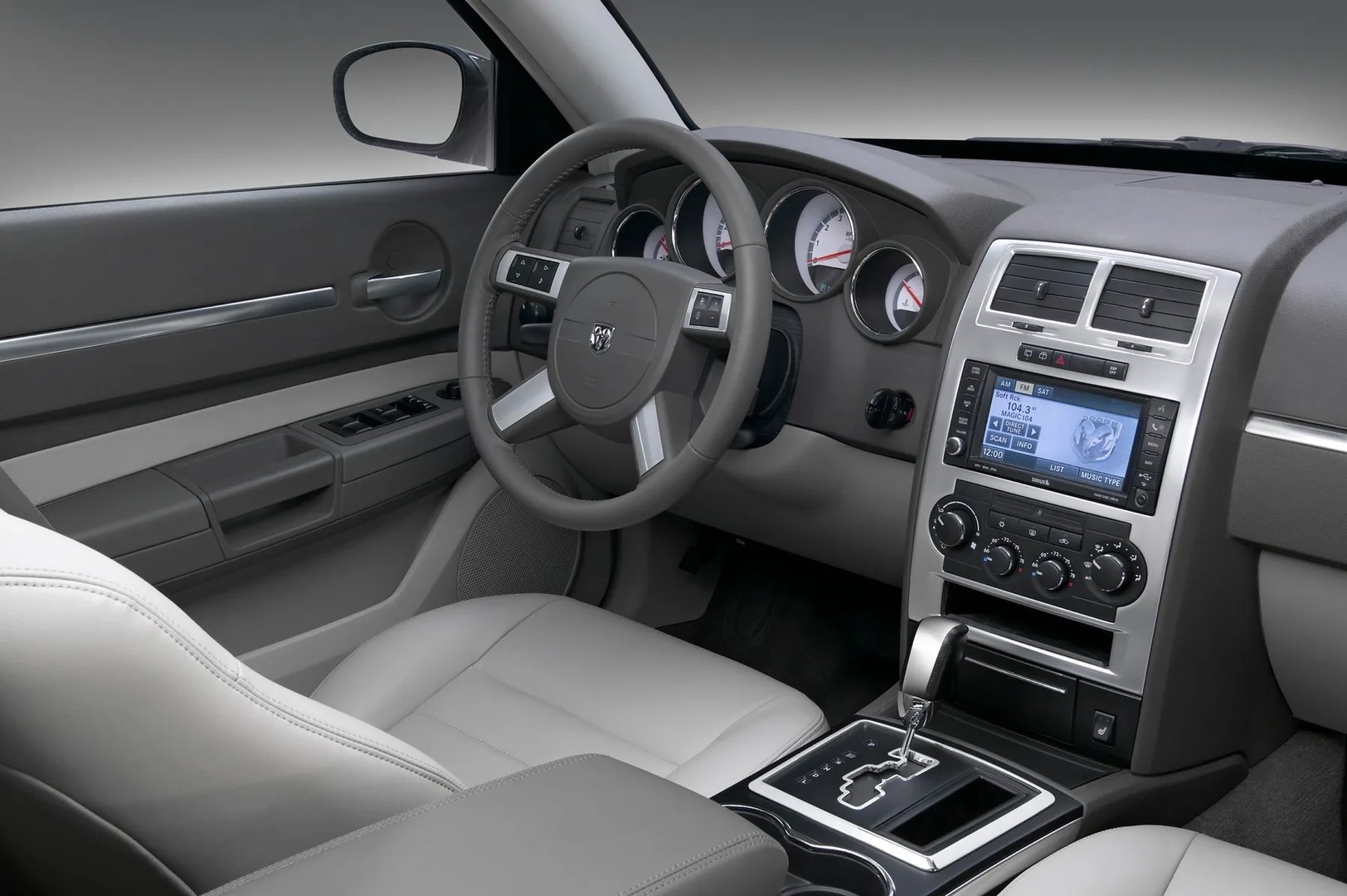 Dodge_Magnum_1_generation_restyling__Estate_5-door__11.jpg
