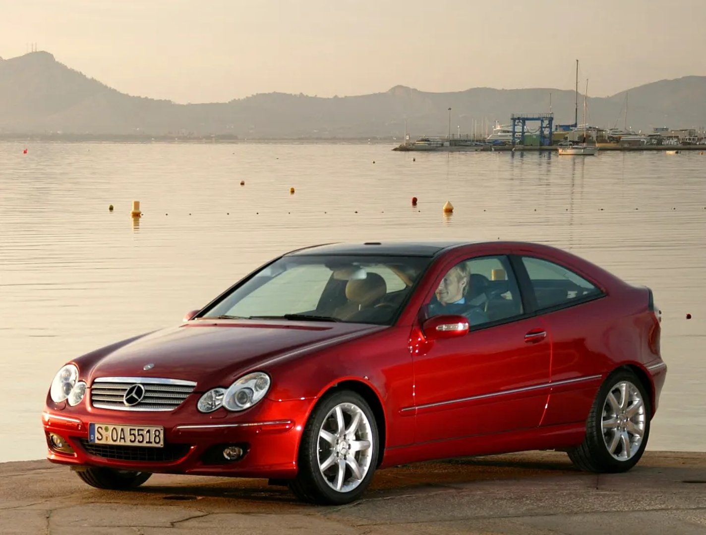 Mercedes_C-Class_2_generation_restyling__Hatchback_3-door__9.jpg