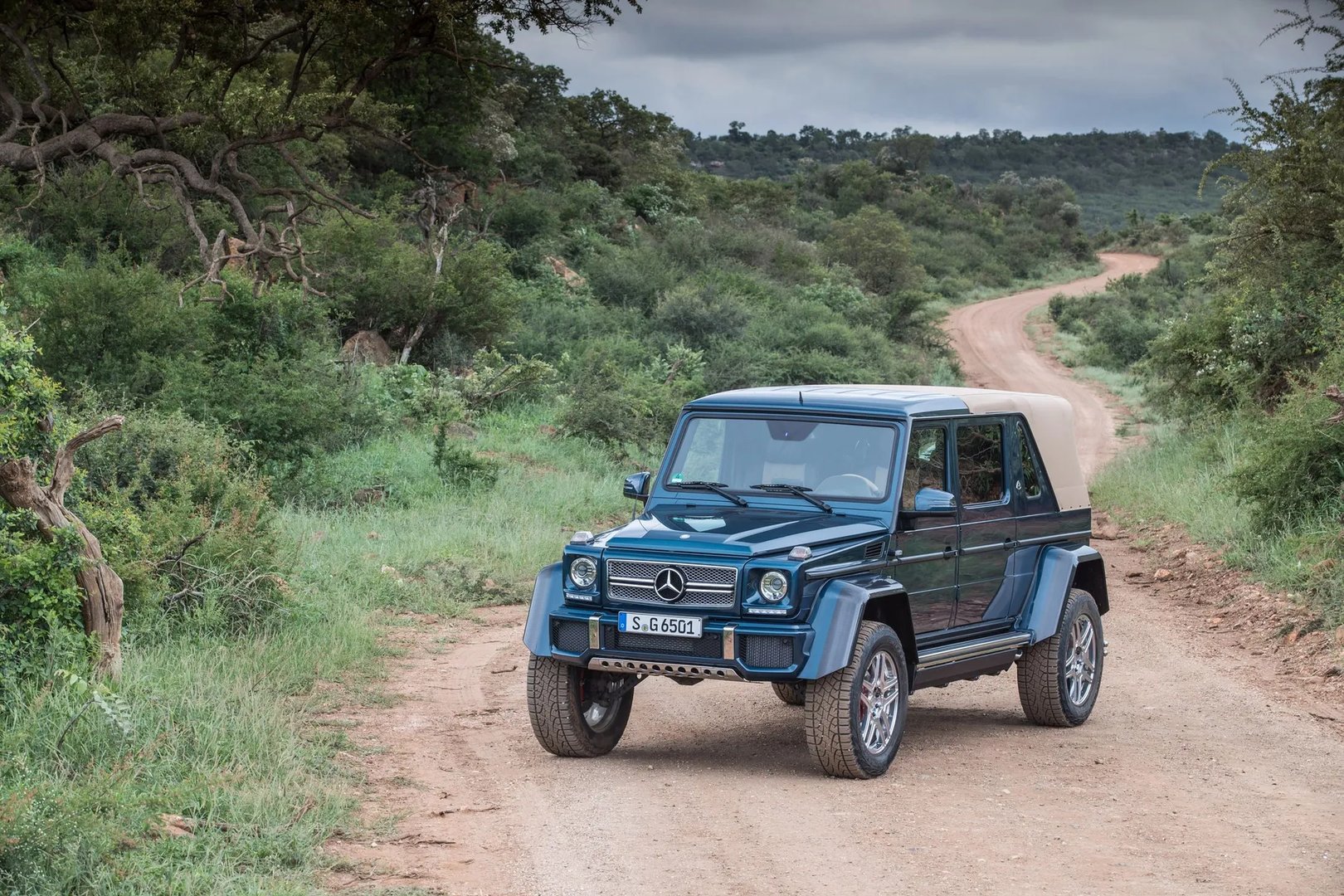 Mercedes_Maybach_G650_Landaulet_1_generation__SUV_cabriolet__10.jpg