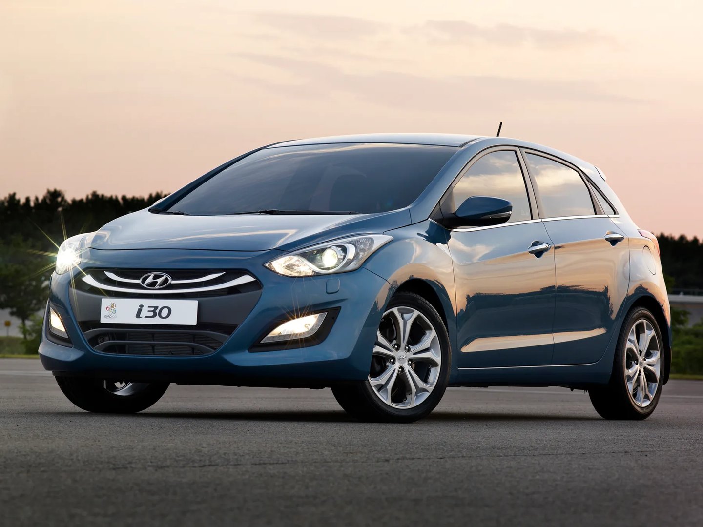 Hyundai_i30_2_generation__Hatchback_5-door__main.jpg