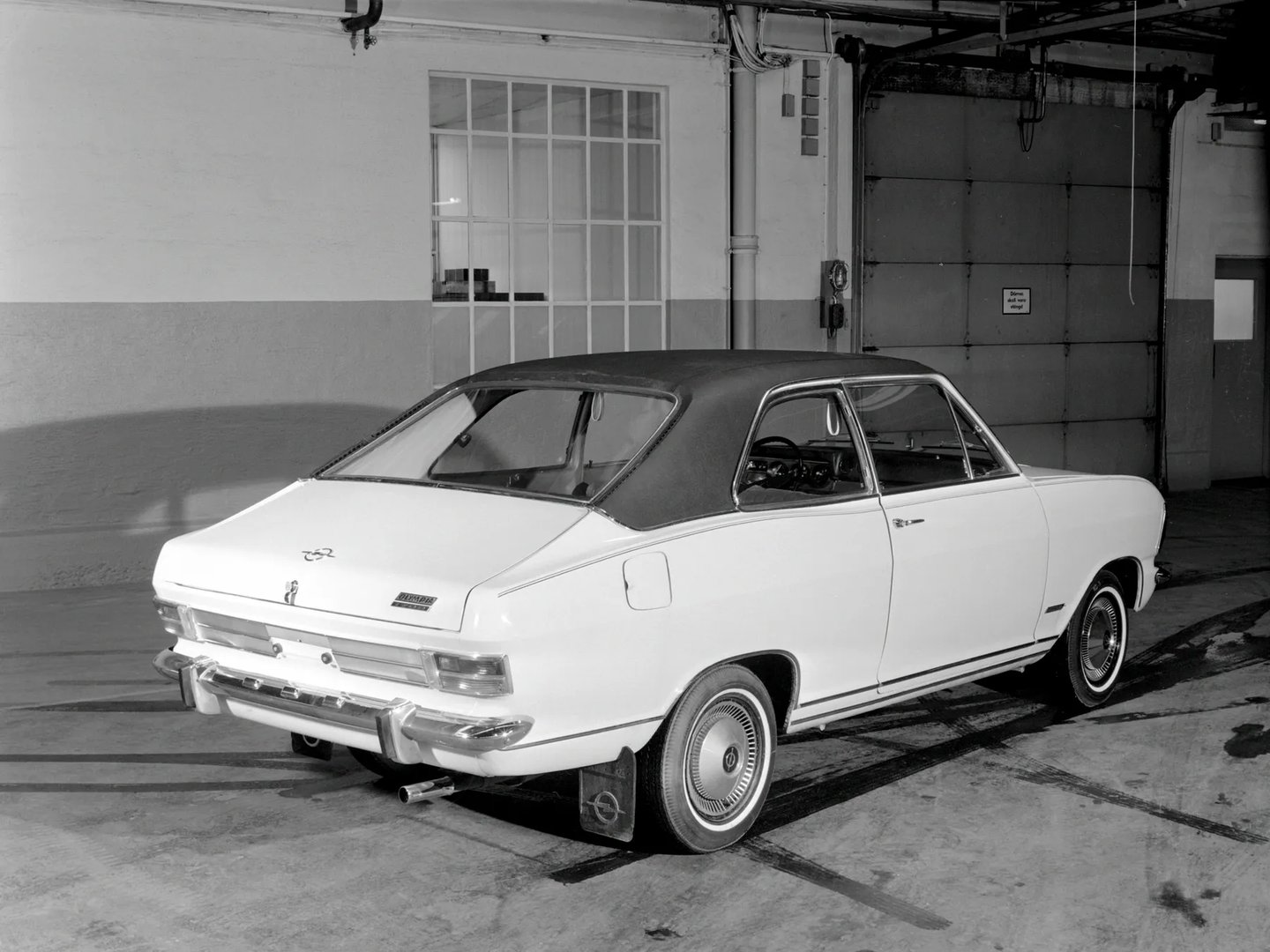 Opel_Olympia_6_generation__Coupe__3.jpg