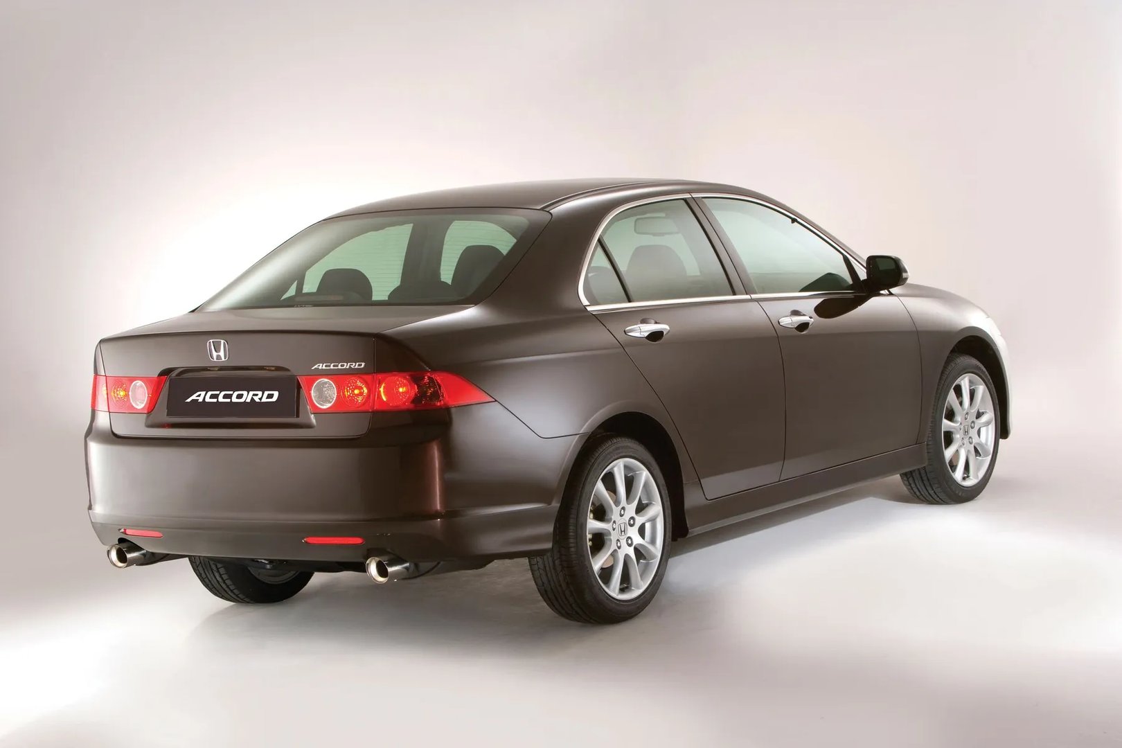 Honda_Accord_7_generation_restyling__Sedan__6.jpg