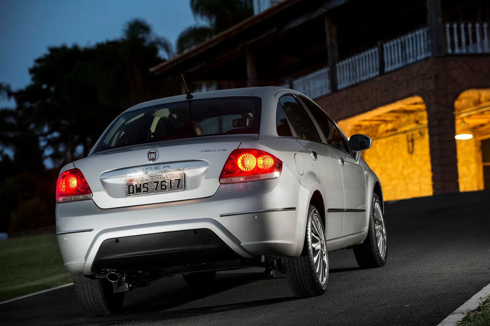 Fiat_Linea_1_generation_restyling_1__Sedan__3.jpg