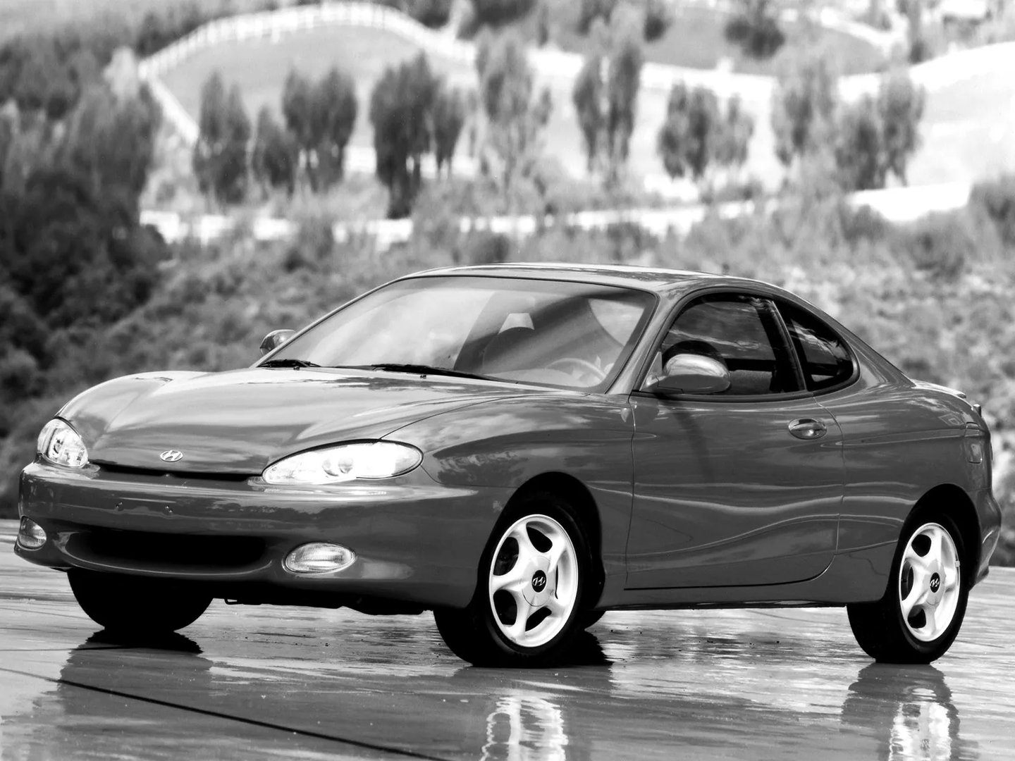 Hyundai_Tiburon_1_generation__Coupe__8.jpg