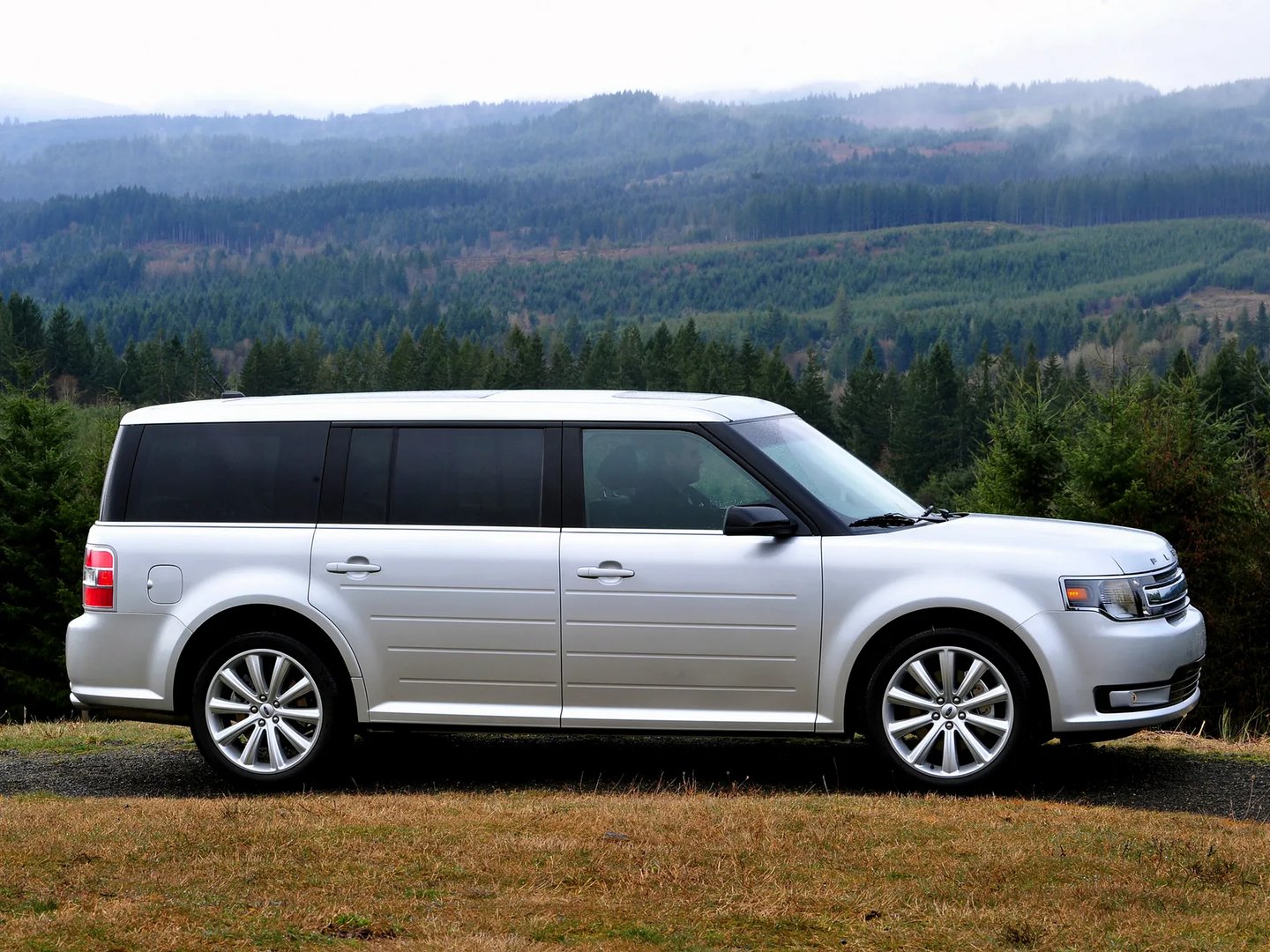 Ford_Flex_1_generation_restyling__SUV_5-doors__9.jpg