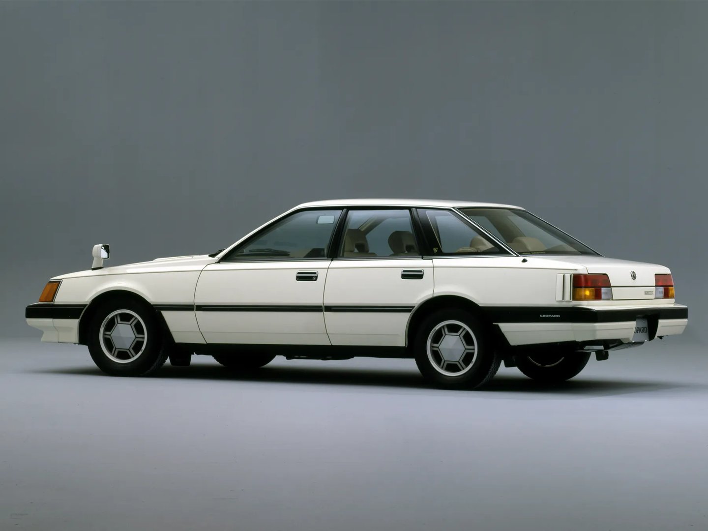 Nissan_Leopard_1_generation__Sedan__1.jpg