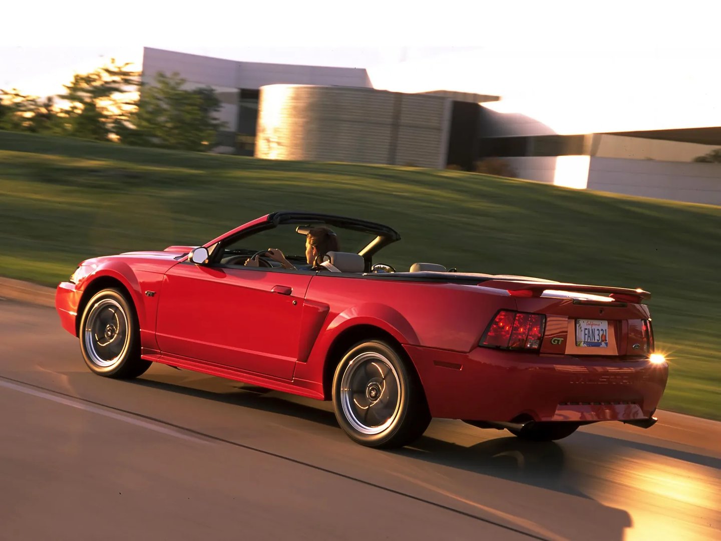 Ford_Mustang_4_generation_restyling__Cabrio__2.jpg