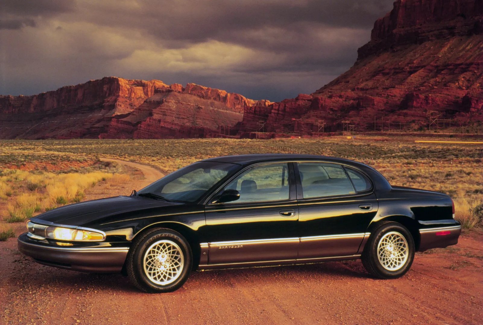 Chrysler_New_Yorker_14_generation__Sedan__1.jpg