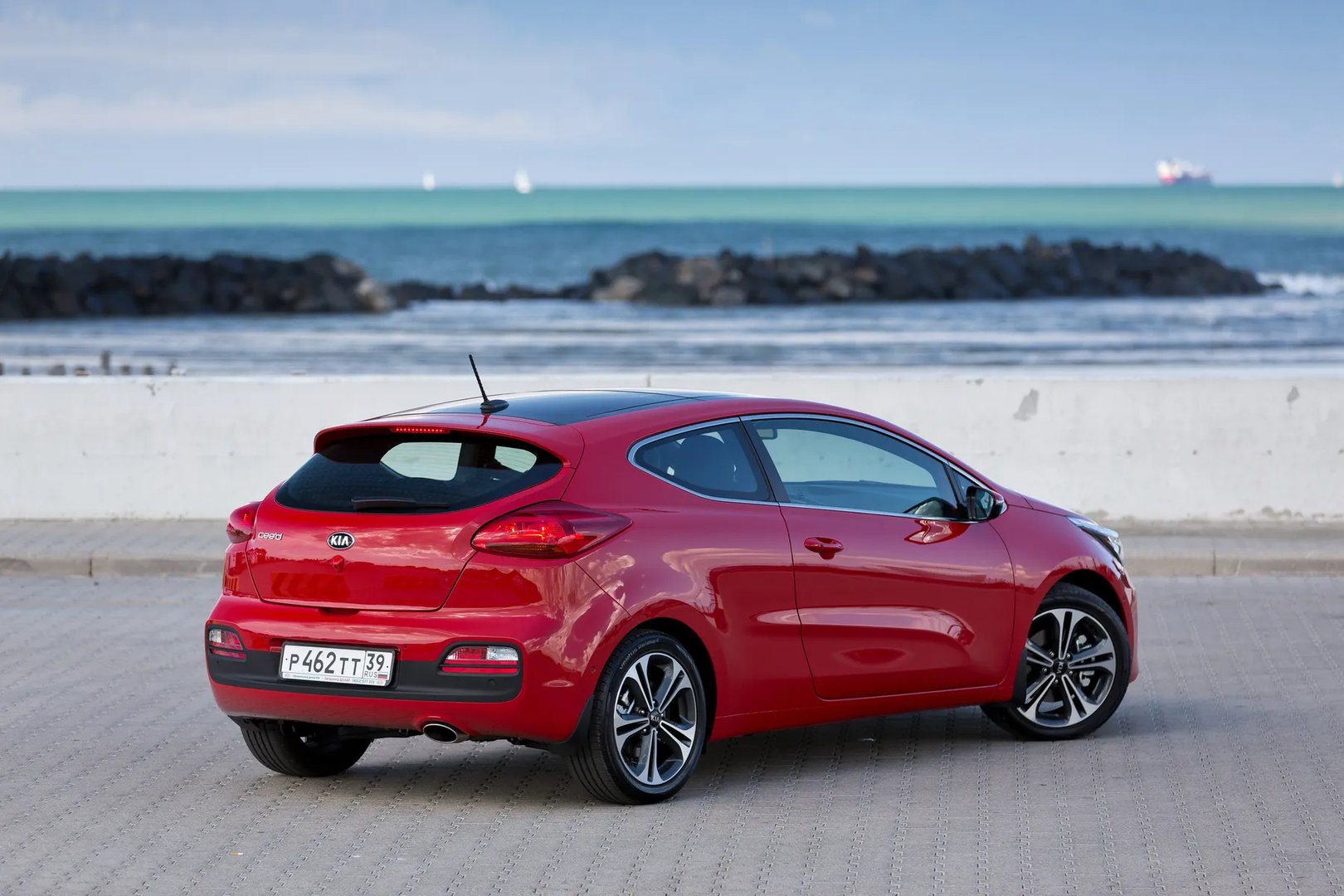 Kia_Ceed_2_generation_restyling__Hatchback_3-door__2.jpg