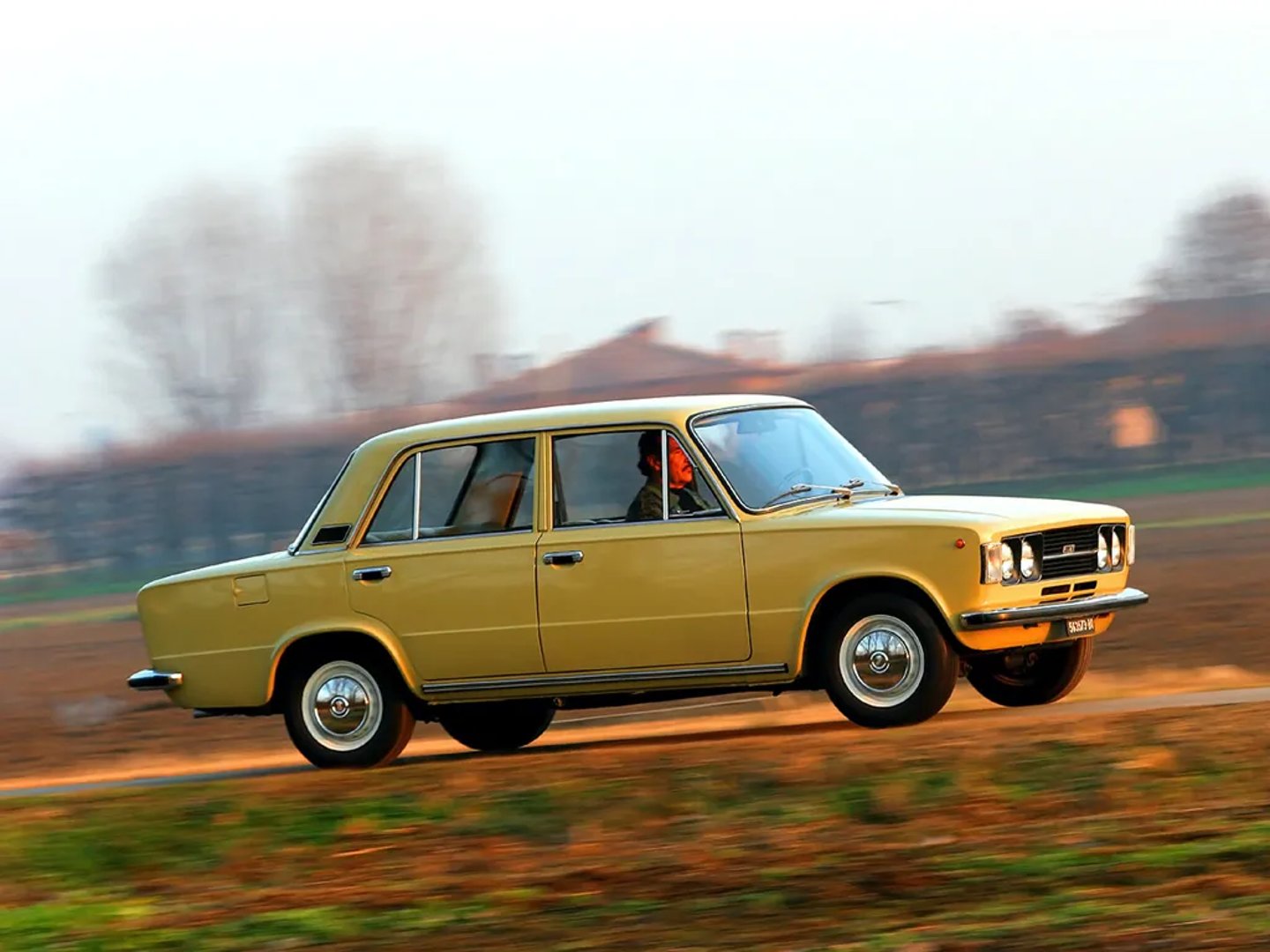 Fiat_124_1_generation__Sedan__4.jpg