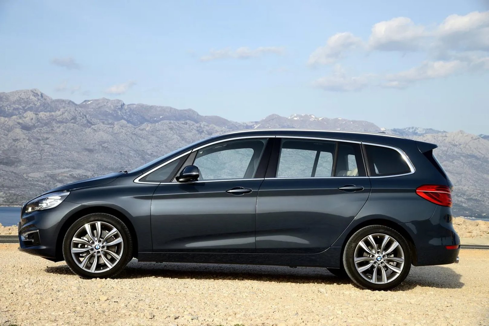 BMW_2_series_Grand_Tourer_1_generation__Compact_Van__1.jpg