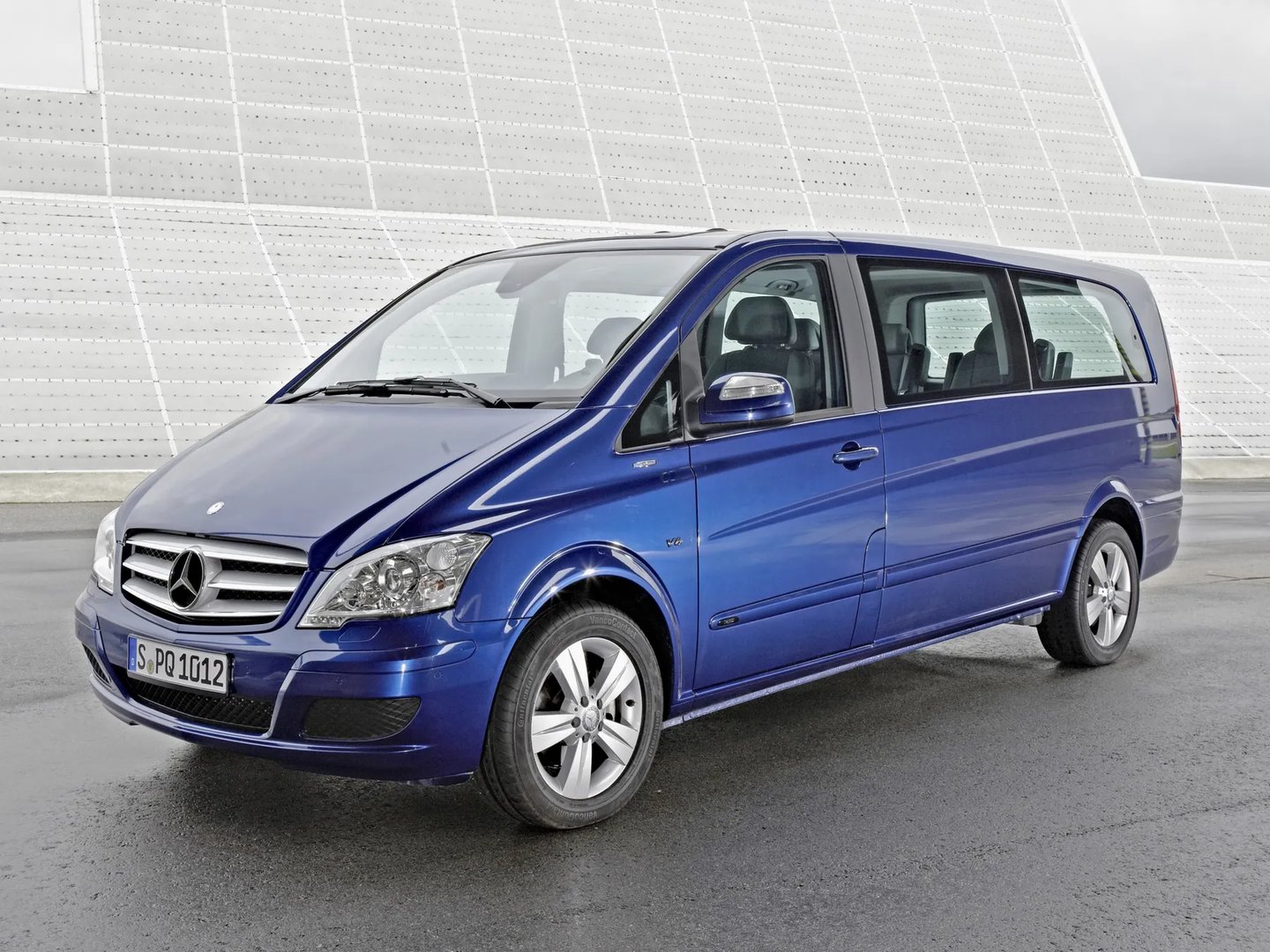 Mercedes_Viano_1_generation_restyling__Minivan__1.jpg