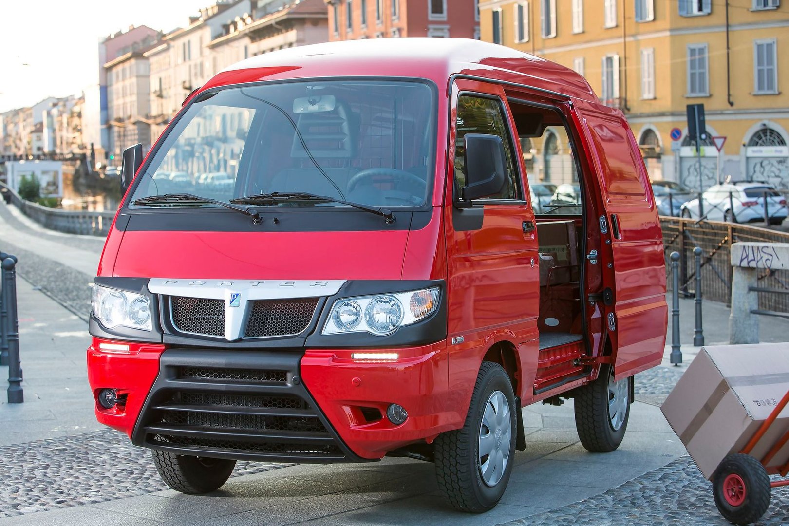 piaggio_Porter_1_generation__Microvan__23.jpg