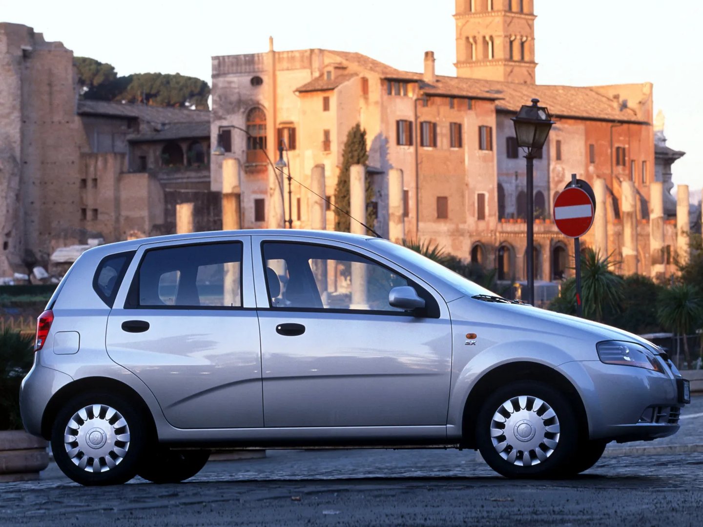 Daewoo_Kalos_1_generation__Mini_5-doors__11.jpg