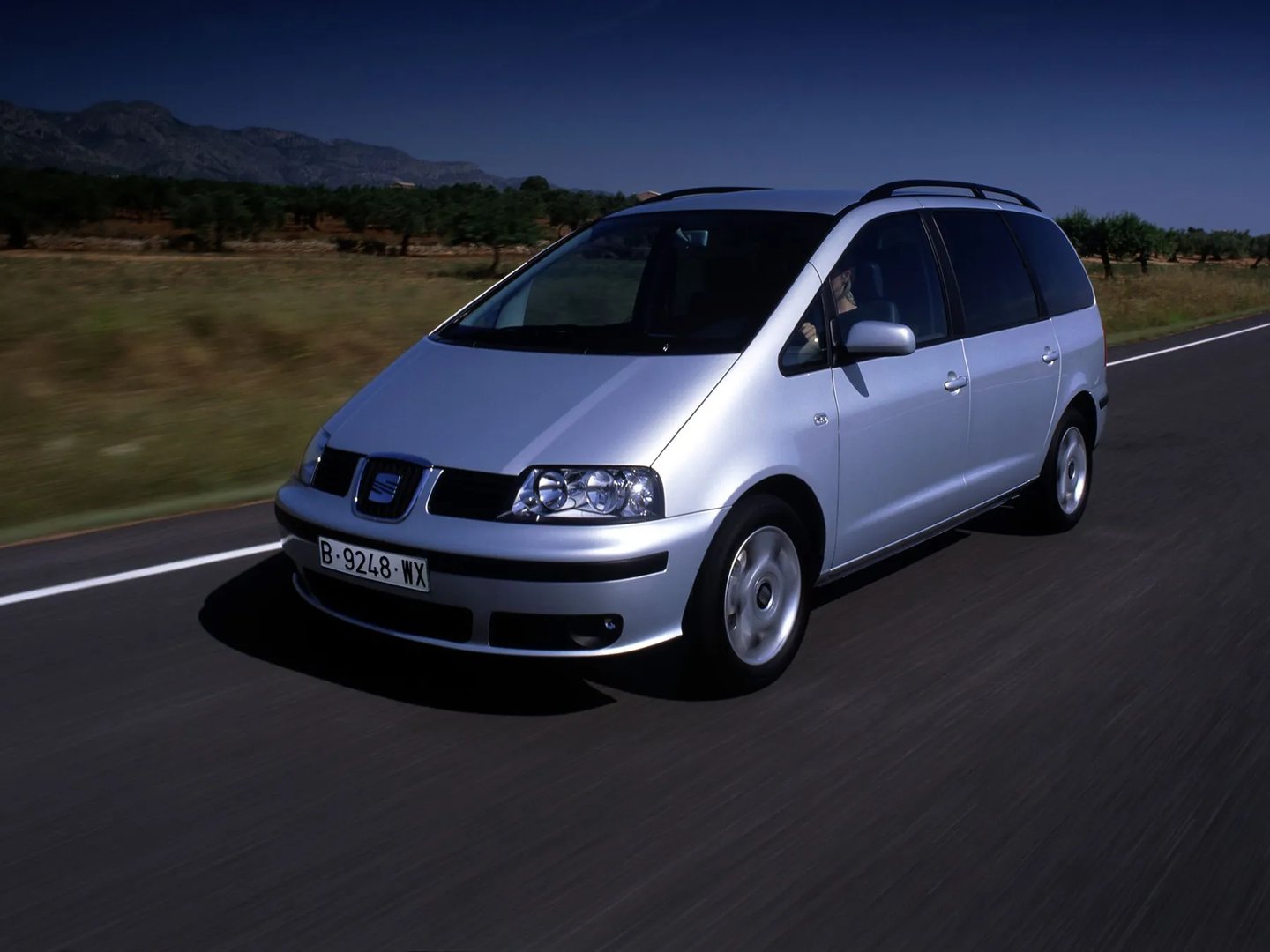 SEAT_Alhambra_1_generation_restyling__Minivan__10.jpg