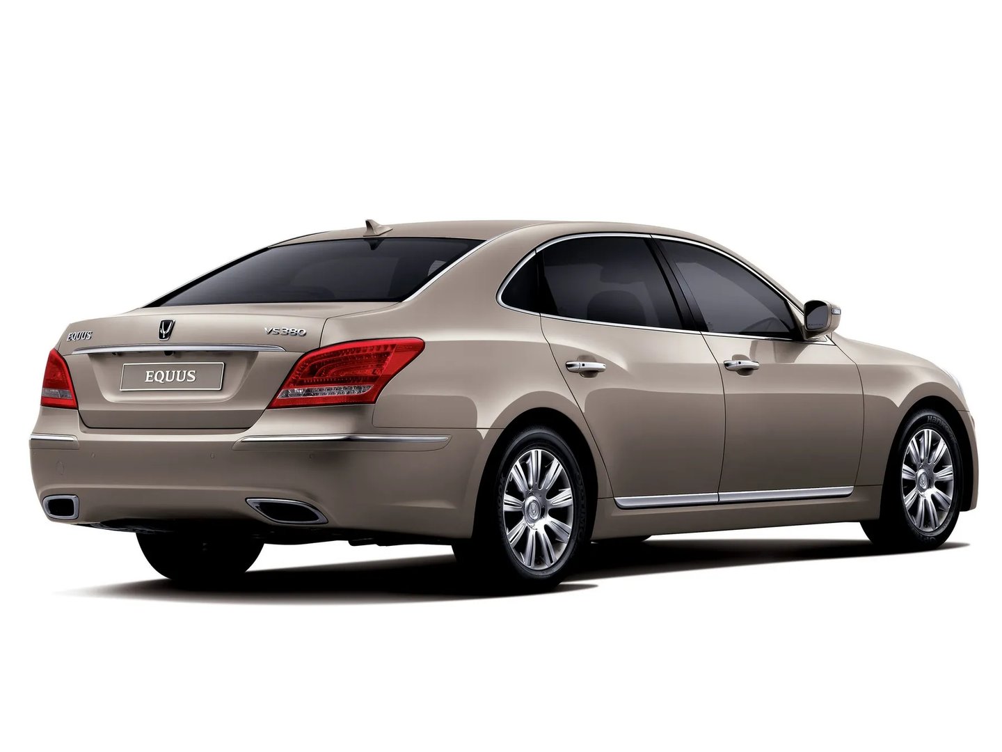 Hyundai_Equus_2_generation__Sedan__1.jpg