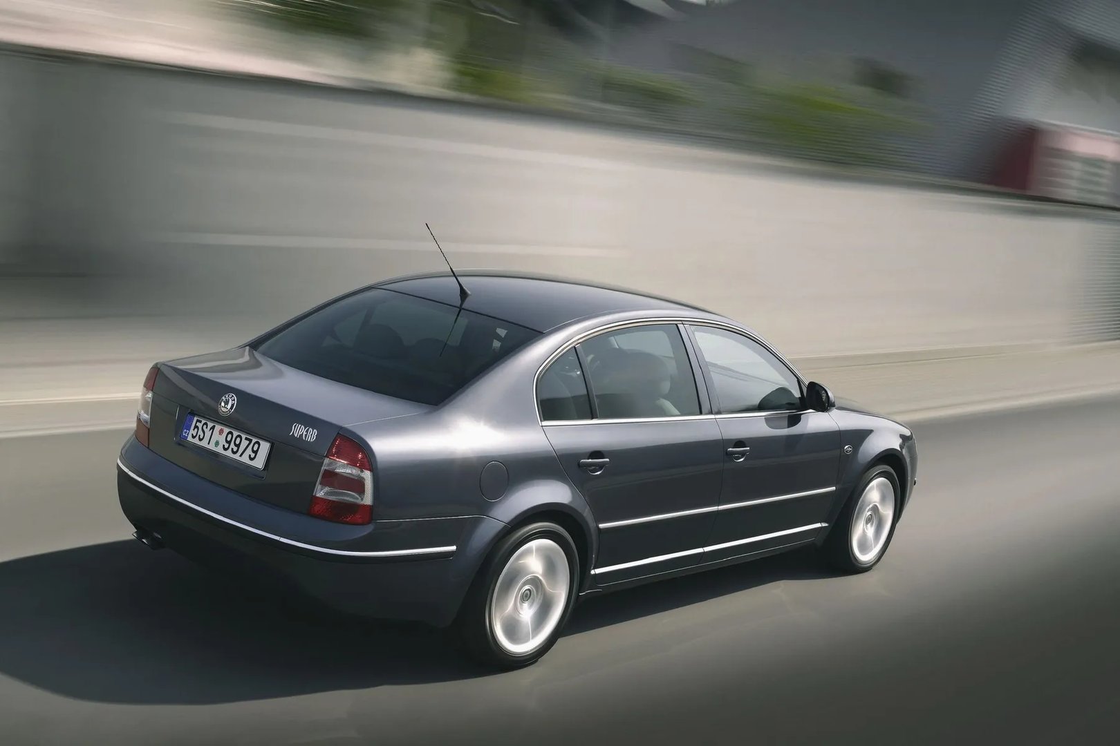 Skoda_Superb_1_generation_restyling__Sedan__2.jpg