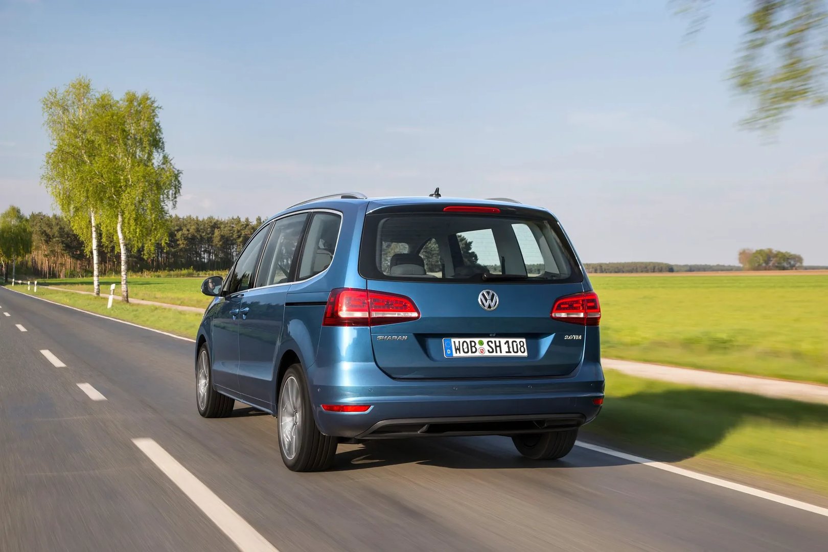 Volkswagen_Sharan_2_generation_restyling__Minivan__10.jpg